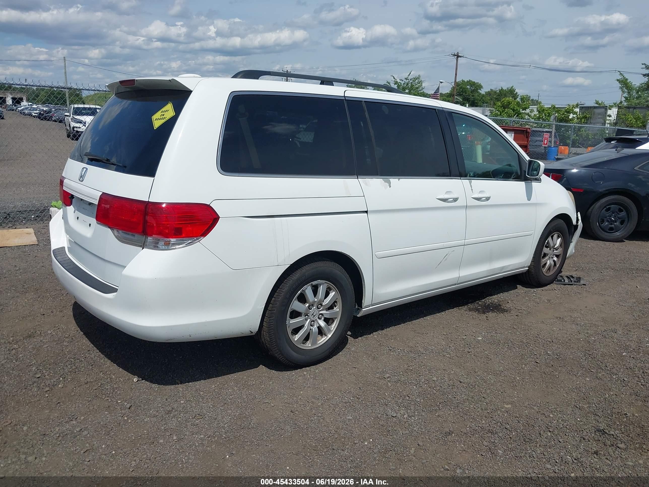 2010 Honda Odyssey Ex-l White vin: 5FNRL3H7XAB097633