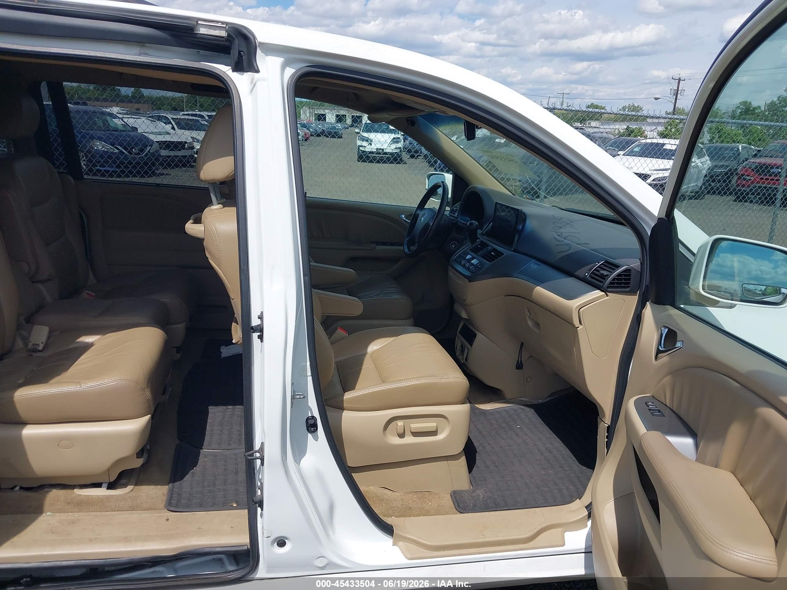 2010 Honda Odyssey Ex-l White vin: 5FNRL3H7XAB097633