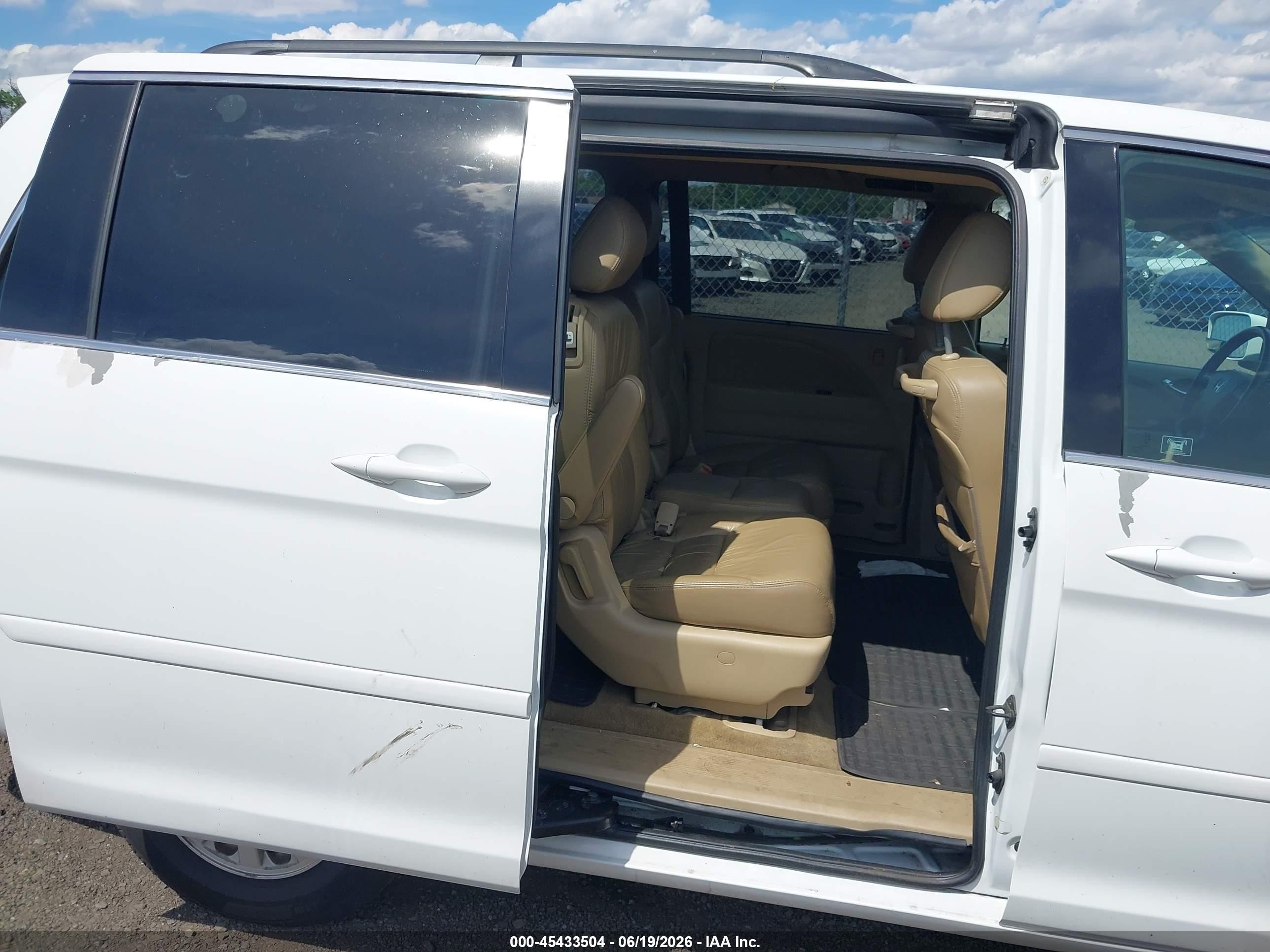 2010 Honda Odyssey Ex-l White vin: 5FNRL3H7XAB097633