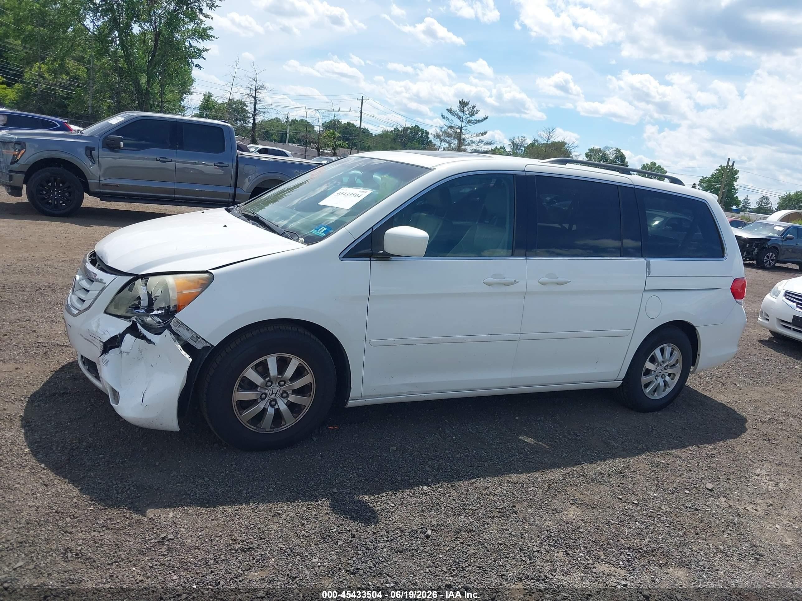2010 Honda Odyssey Ex-l White vin: 5FNRL3H7XAB097633