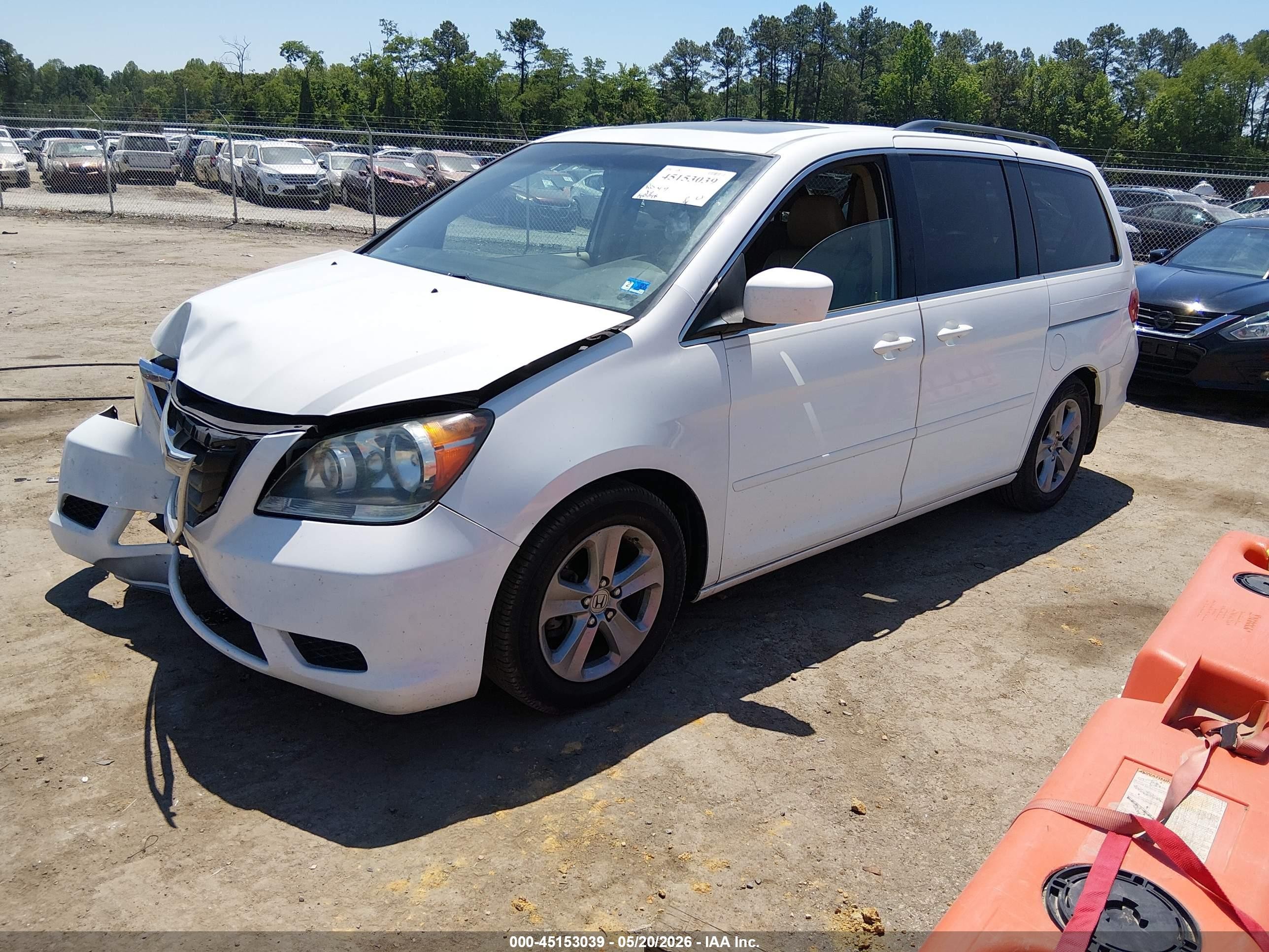 2010 Honda Odyssey Touring White vin: 5FNRL3H90AB037250