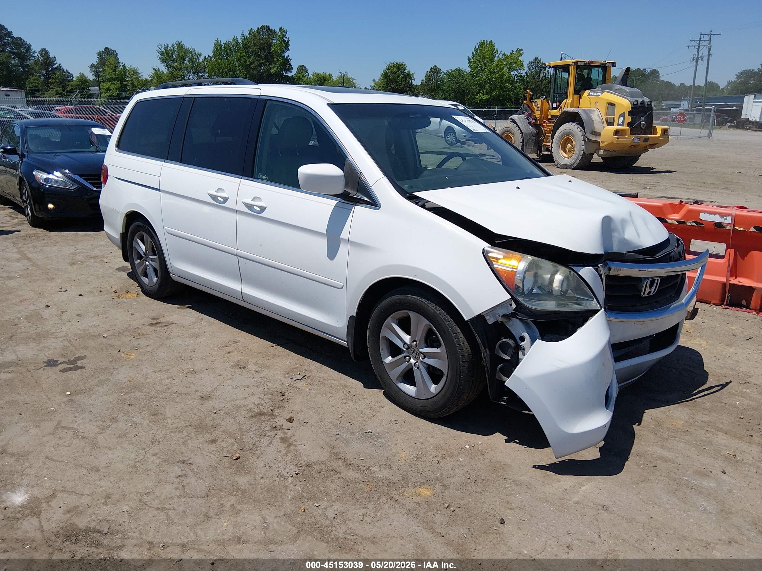 2010 Honda Odyssey Touring White vin: 5FNRL3H90AB037250