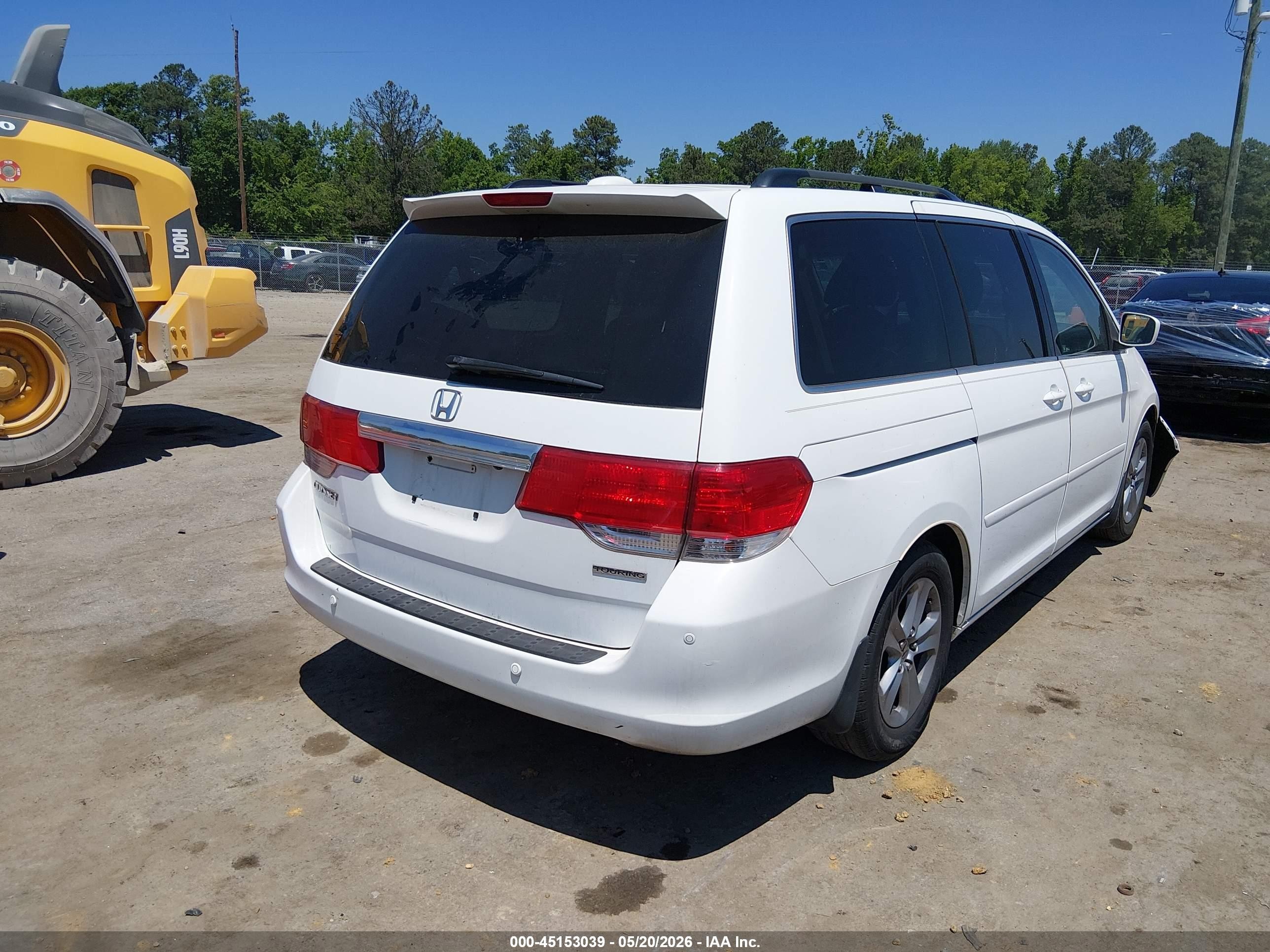 2010 Honda Odyssey Touring White vin: 5FNRL3H90AB037250