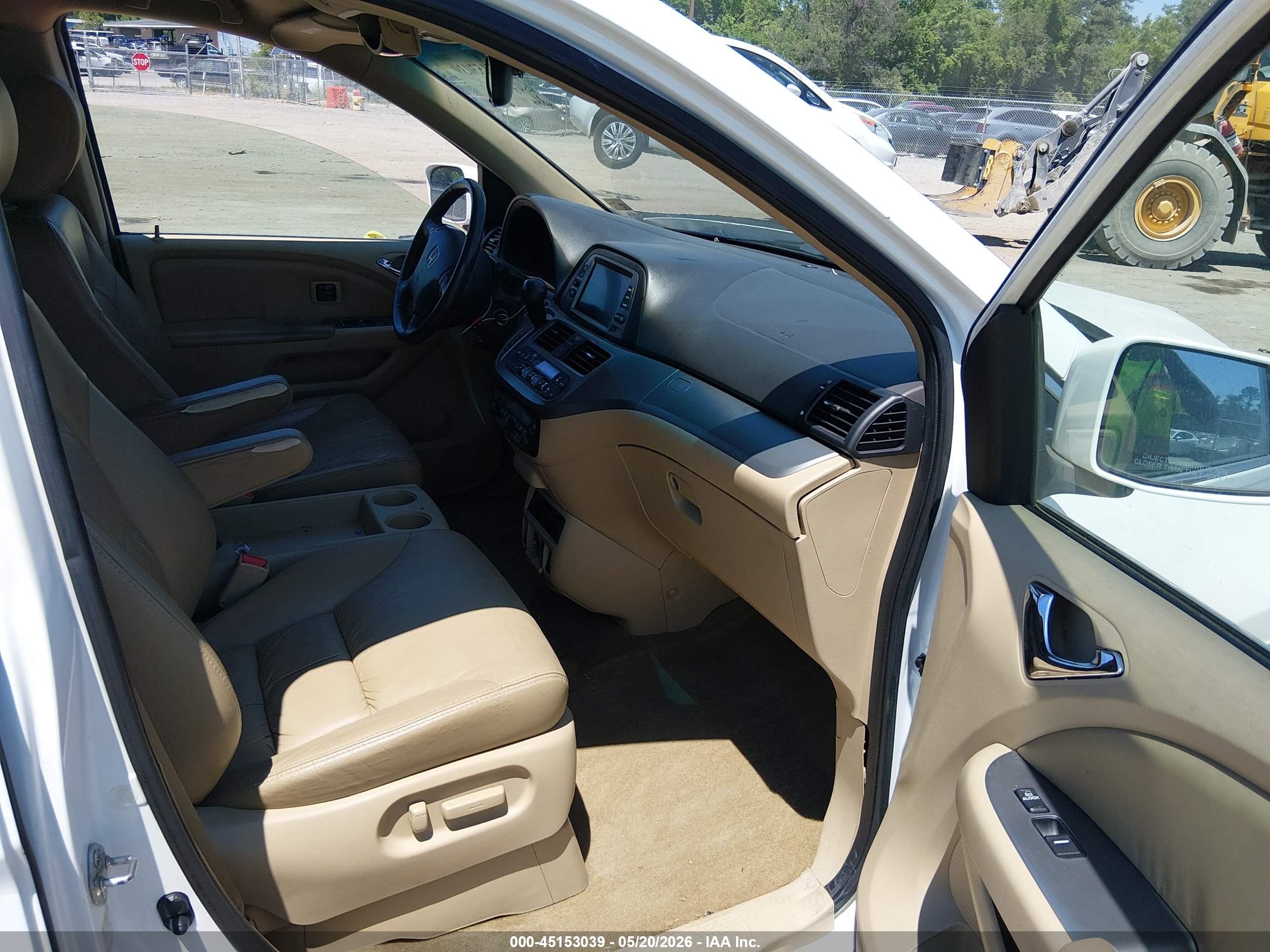 2010 Honda Odyssey Touring White vin: 5FNRL3H90AB037250