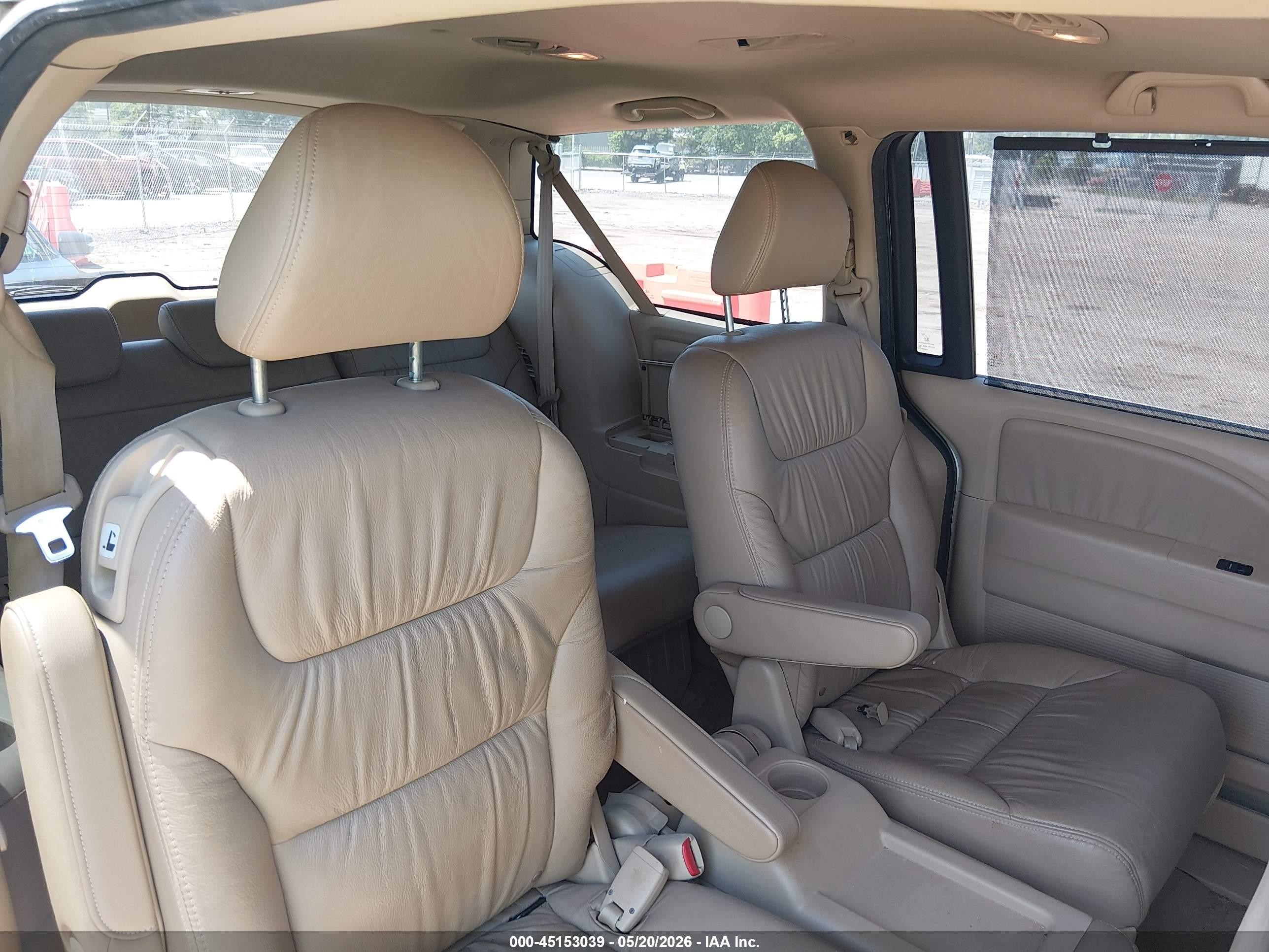 2010 Honda Odyssey Touring White vin: 5FNRL3H90AB037250