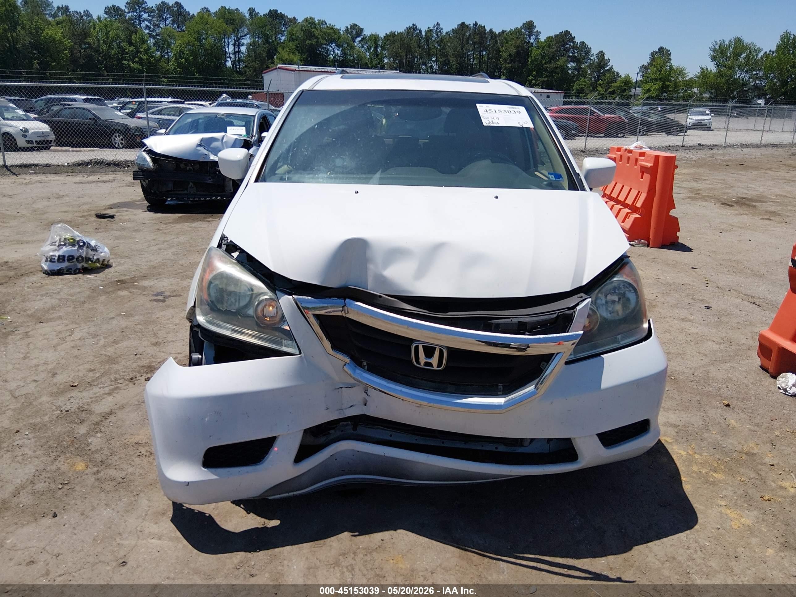 2010 Honda Odyssey Touring White vin: 5FNRL3H90AB037250
