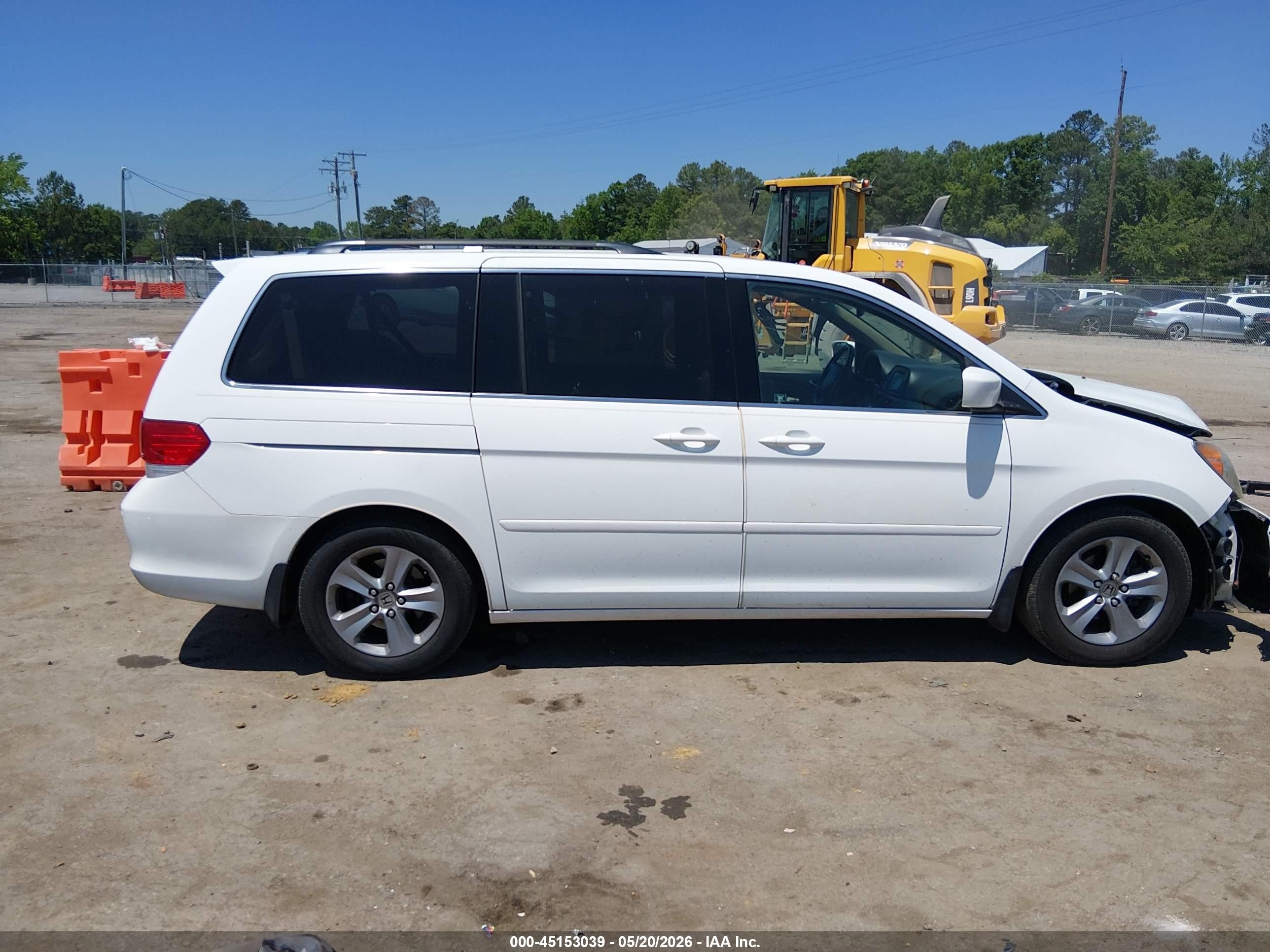 2010 Honda Odyssey Touring White vin: 5FNRL3H90AB037250