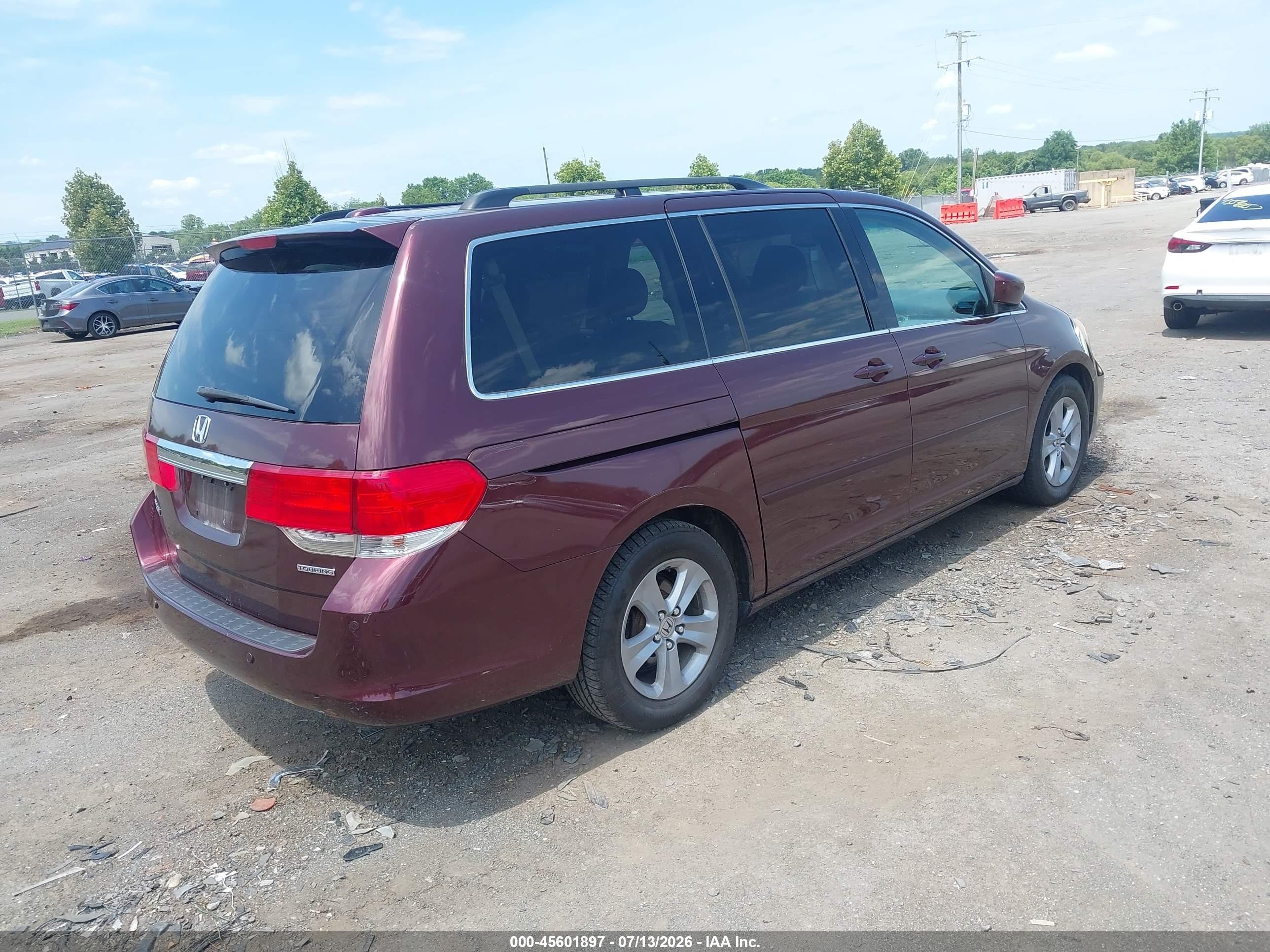 2010 Honda Odyssey Touring Burgundy vin: 5FNRL3H90AB042741