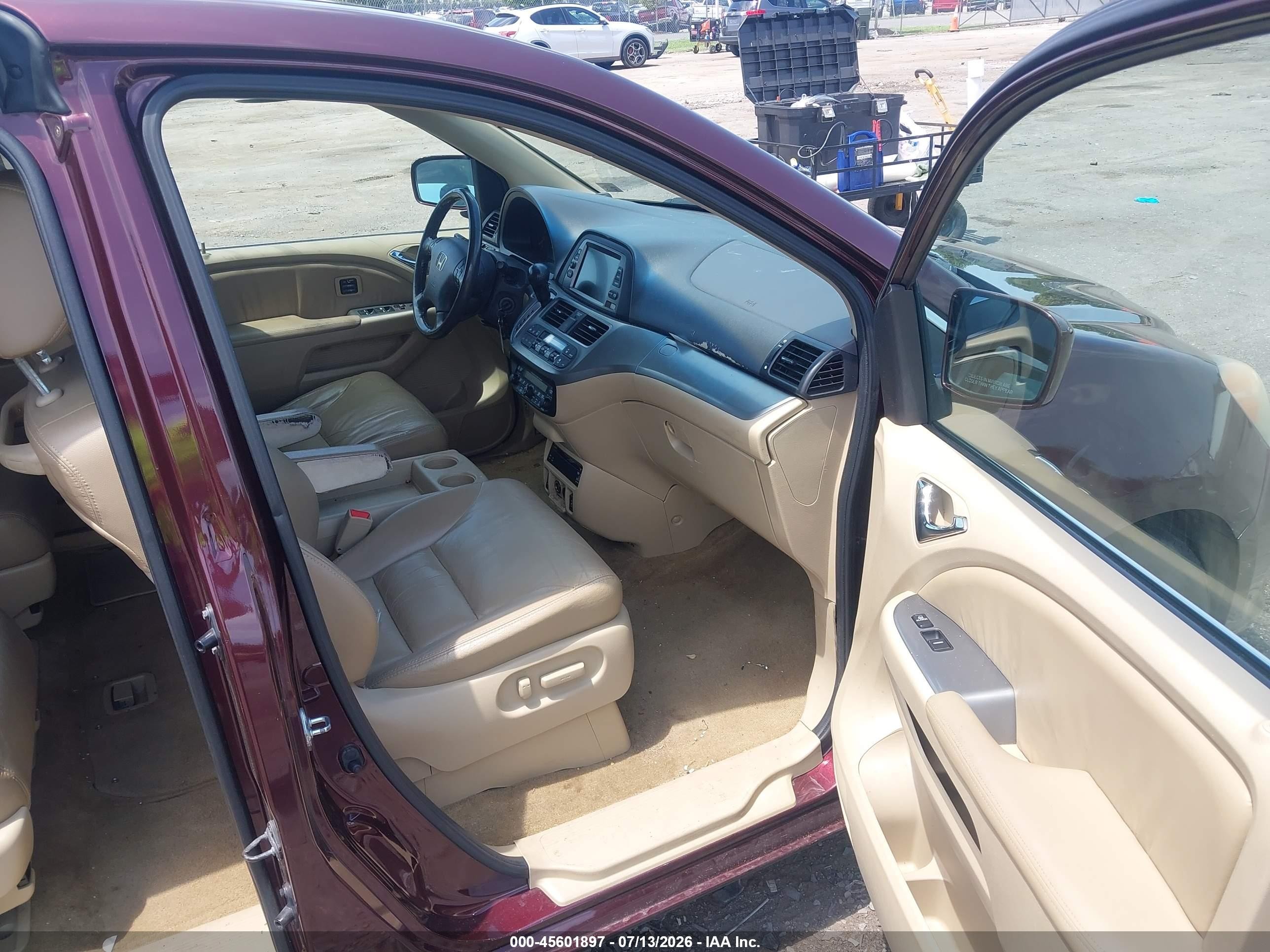 2010 Honda Odyssey Touring Burgundy vin: 5FNRL3H90AB042741