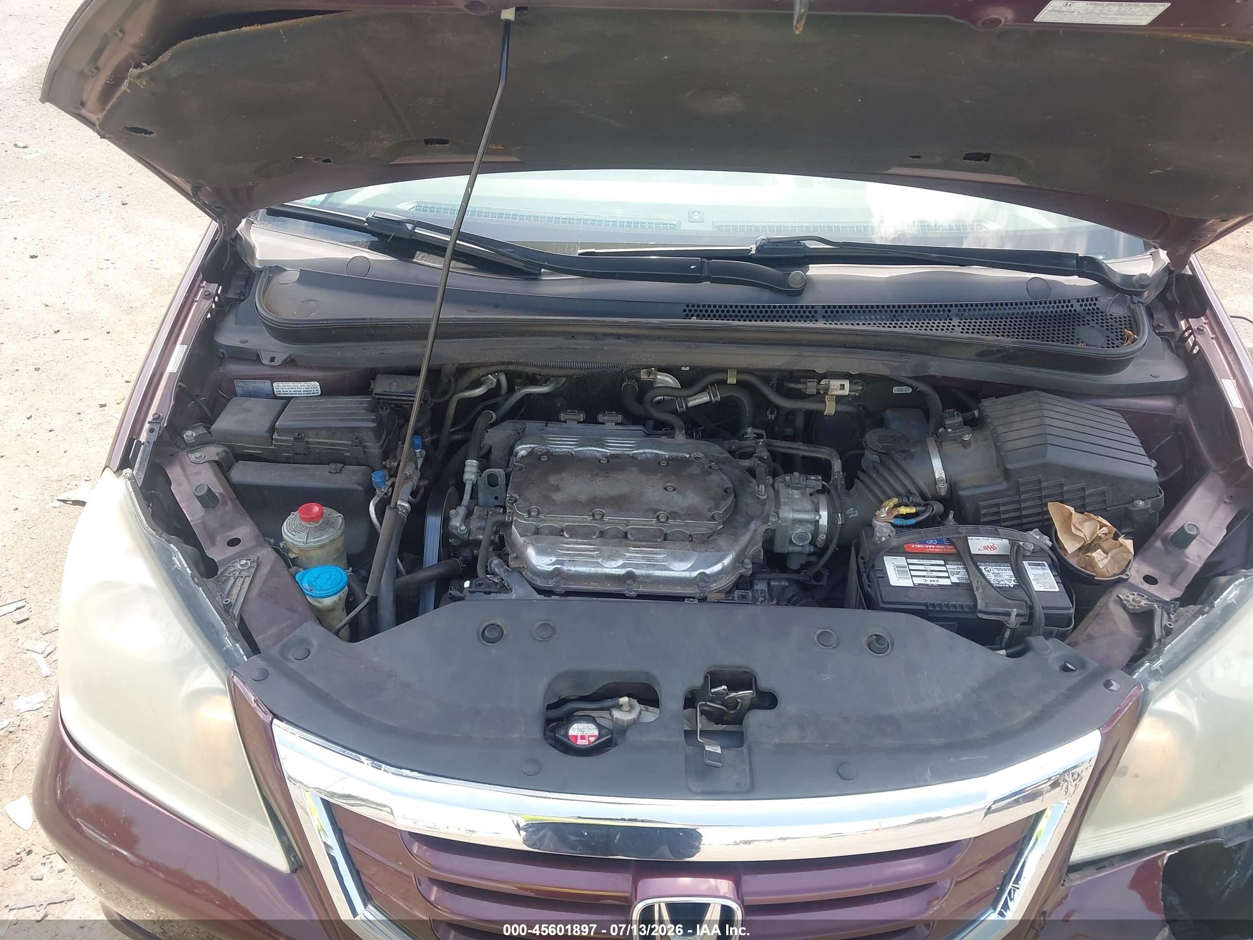 2010 Honda Odyssey Touring Burgundy vin: 5FNRL3H90AB042741