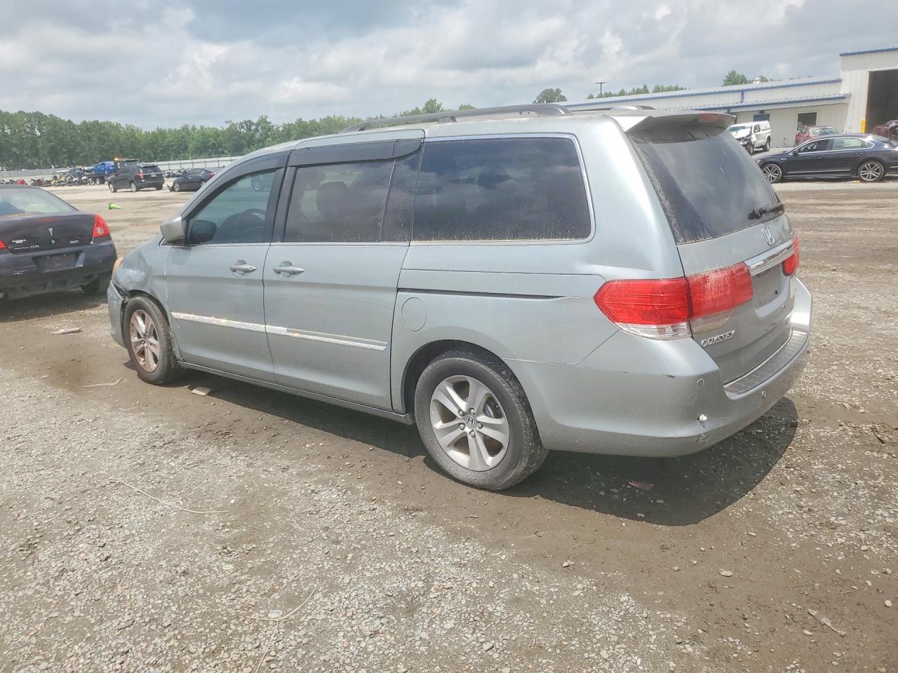 2010 Honda Odyssey Touring Silver vin: 5FNRL3H90AB097027