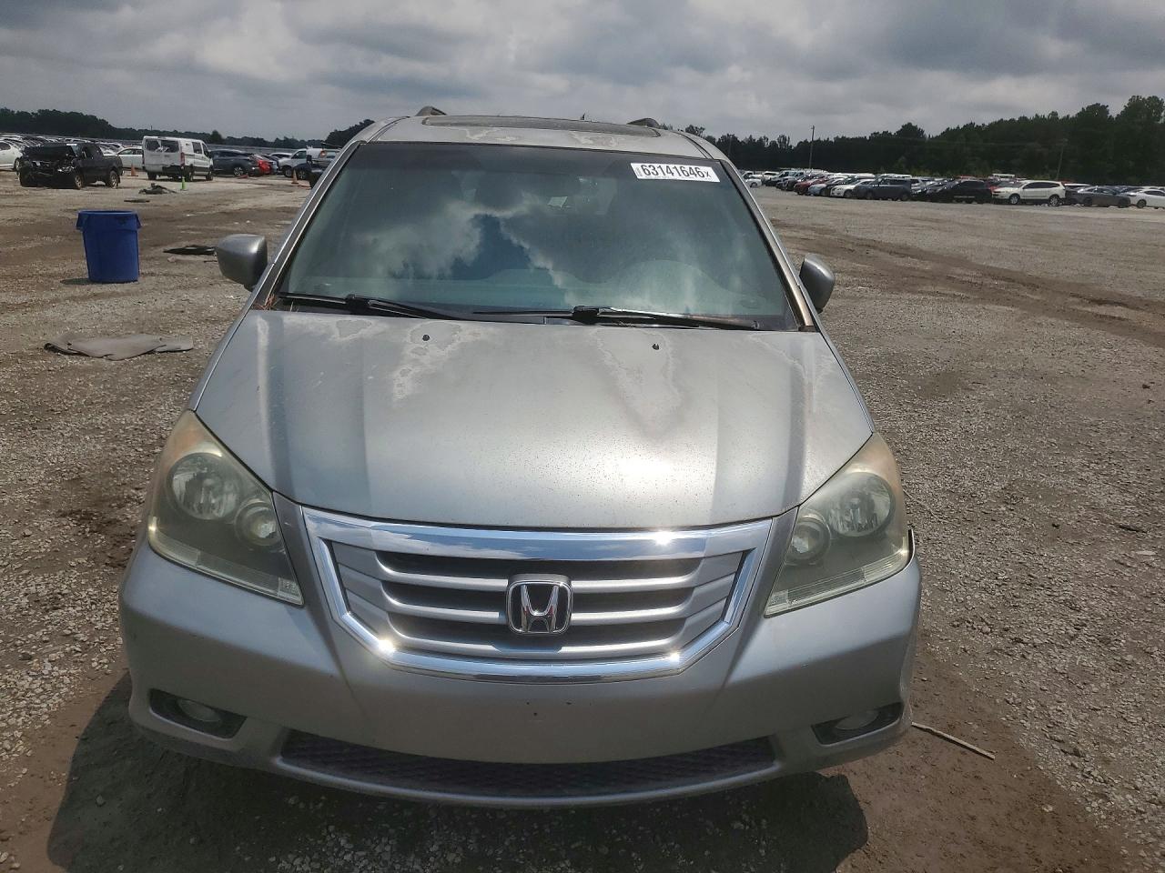 2010 Honda Odyssey Touring Silver vin: 5FNRL3H90AB097027