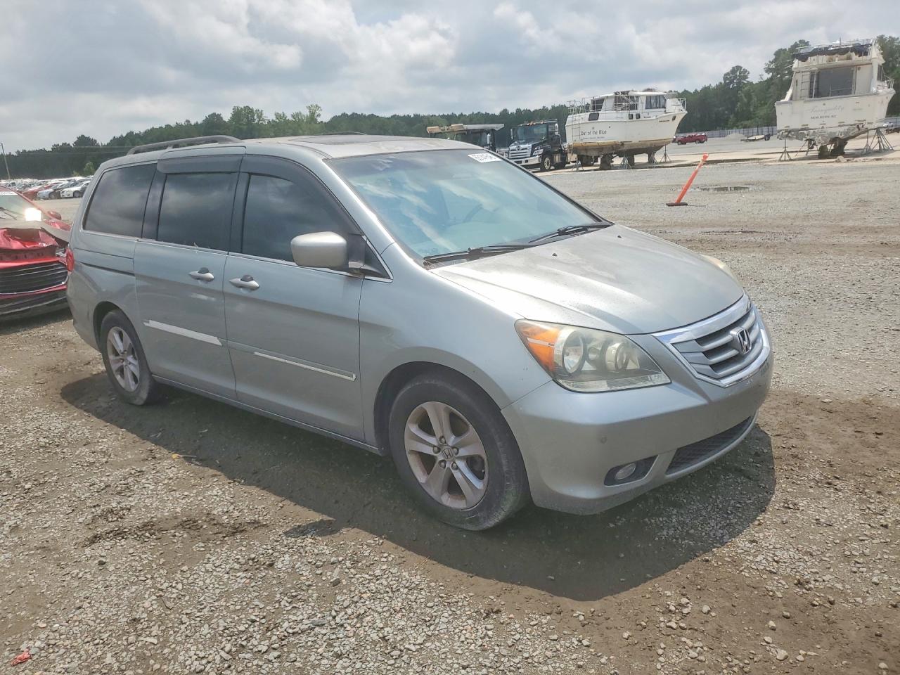 2010 Honda Odyssey Touring Silver vin: 5FNRL3H90AB097027