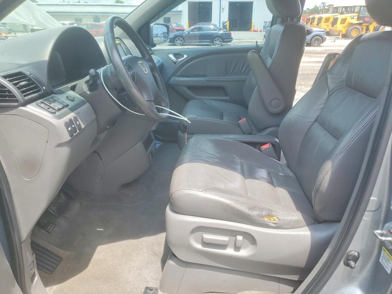 2010 Honda Odyssey Touring Silver vin: 5FNRL3H90AB097027