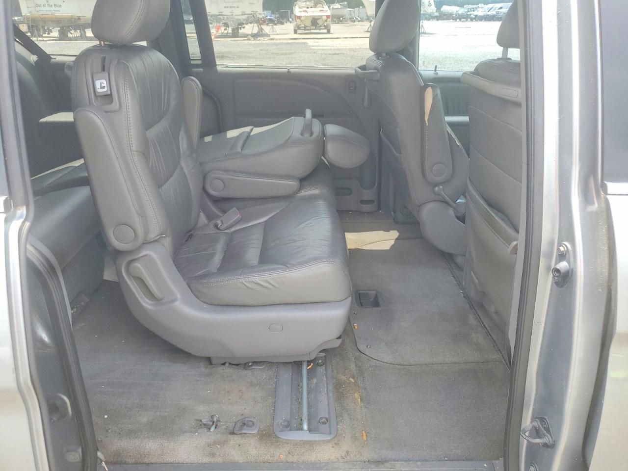 2010 Honda Odyssey Touring Silver vin: 5FNRL3H90AB097027