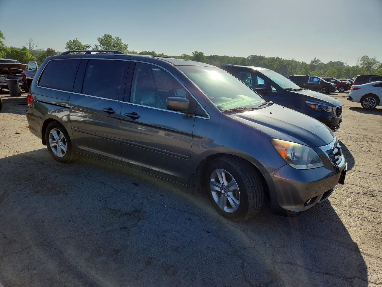 2010 Honda Odyssey Touring Gray vin: 5FNRL3H91AB083962