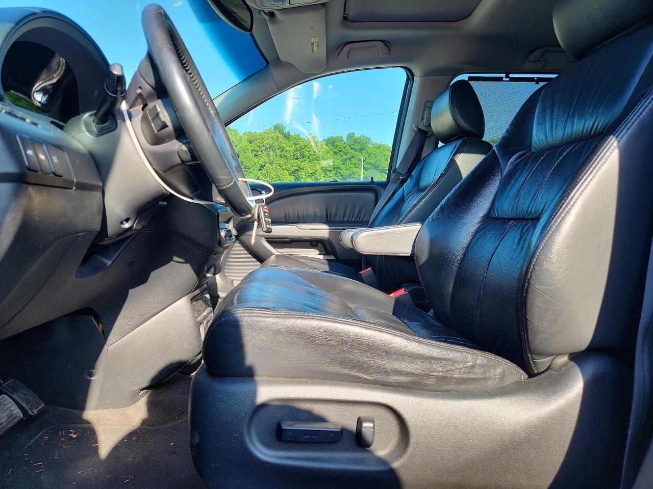 2010 Honda Odyssey Touring Gray vin: 5FNRL3H91AB083962