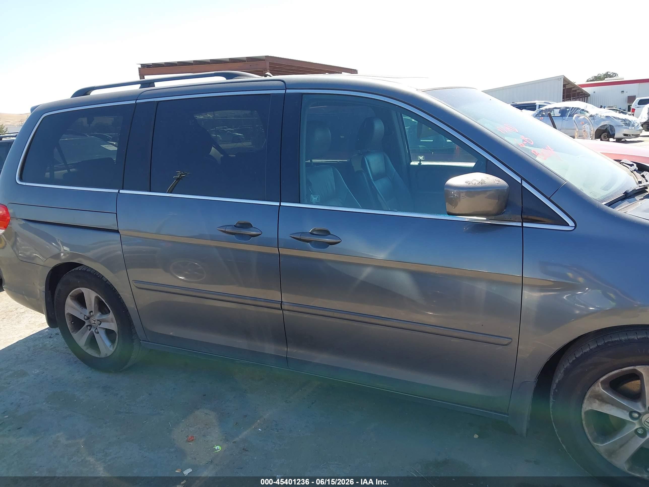 2010 Honda Odyssey Touring Gray vin: 5FNRL3H92AB063946