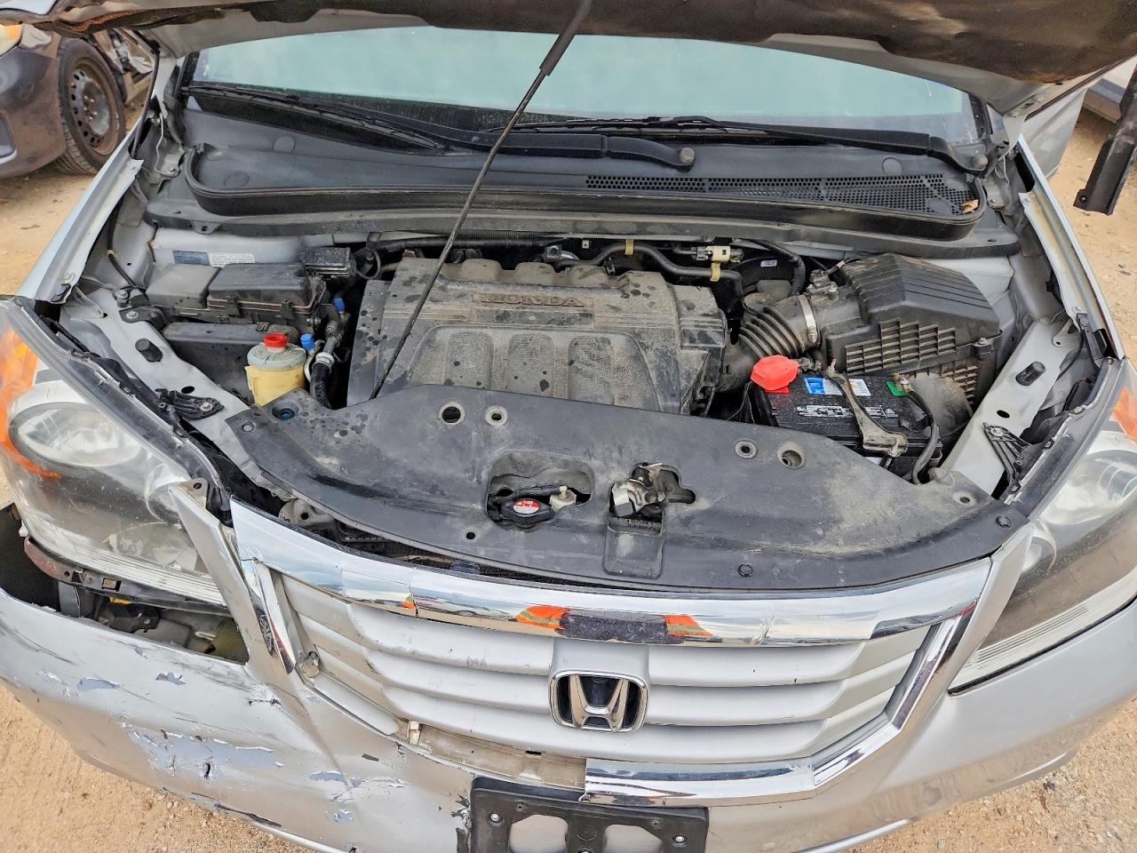 2010 Honda Odyssey Touring Silver vin: 5FNRL3H92AB069858