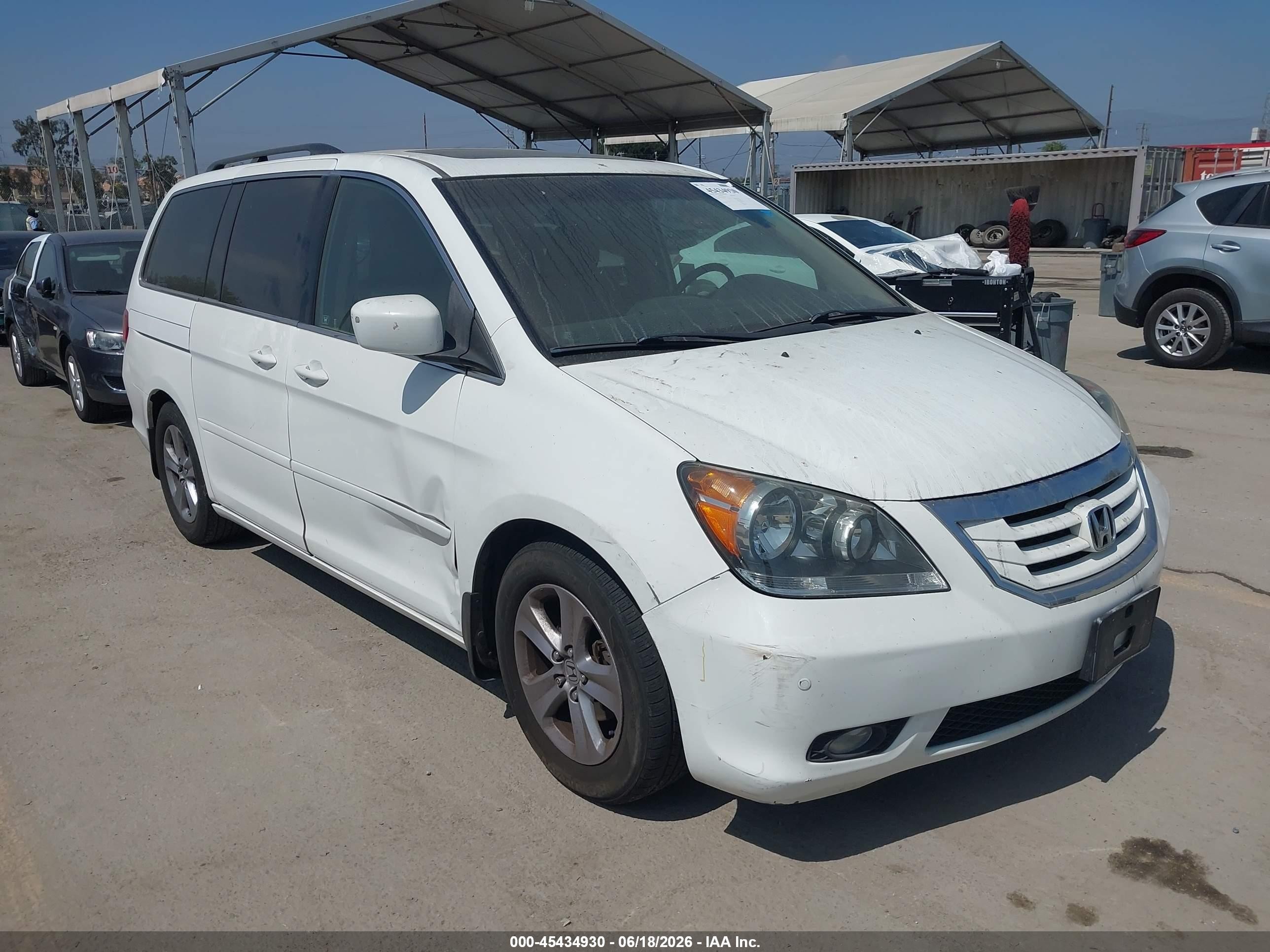2010 Honda Odyssey Touring White vin: 5FNRL3H93AB090895
