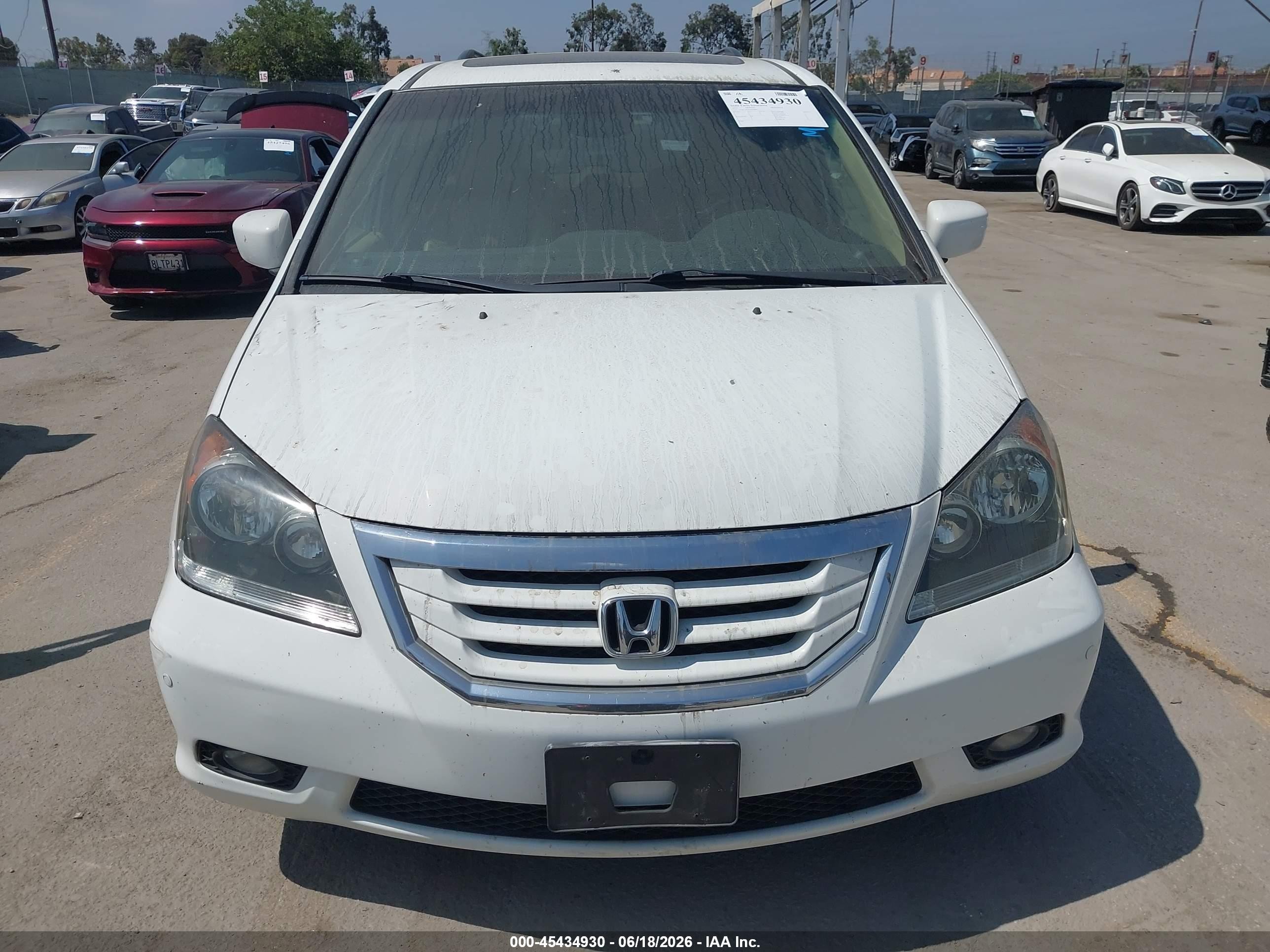 2010 Honda Odyssey Touring White vin: 5FNRL3H93AB090895