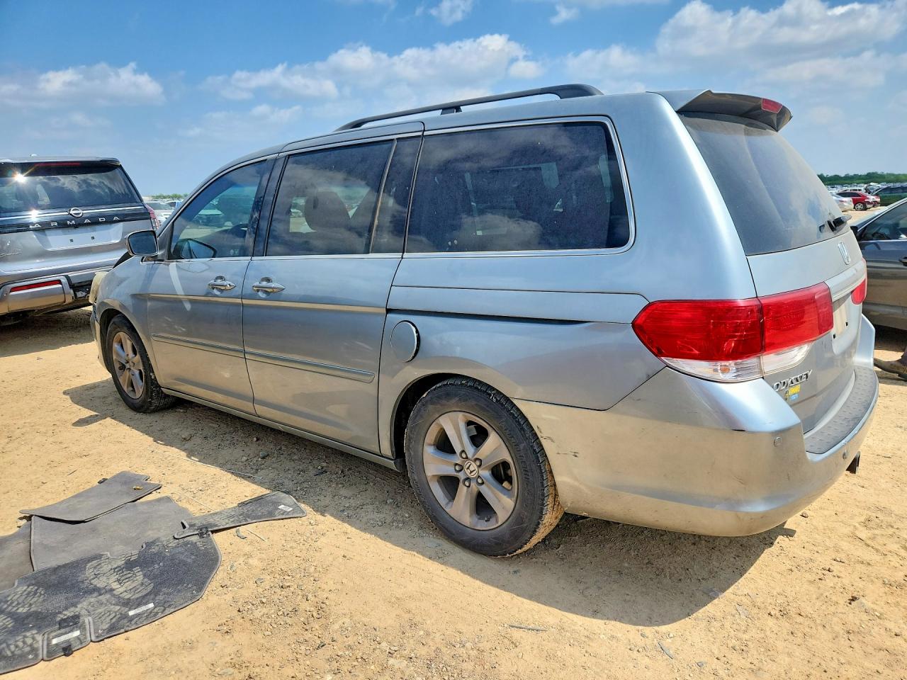 2010 Honda Odyssey Touring Серебряный vin: 5FNRL3H94AB032570