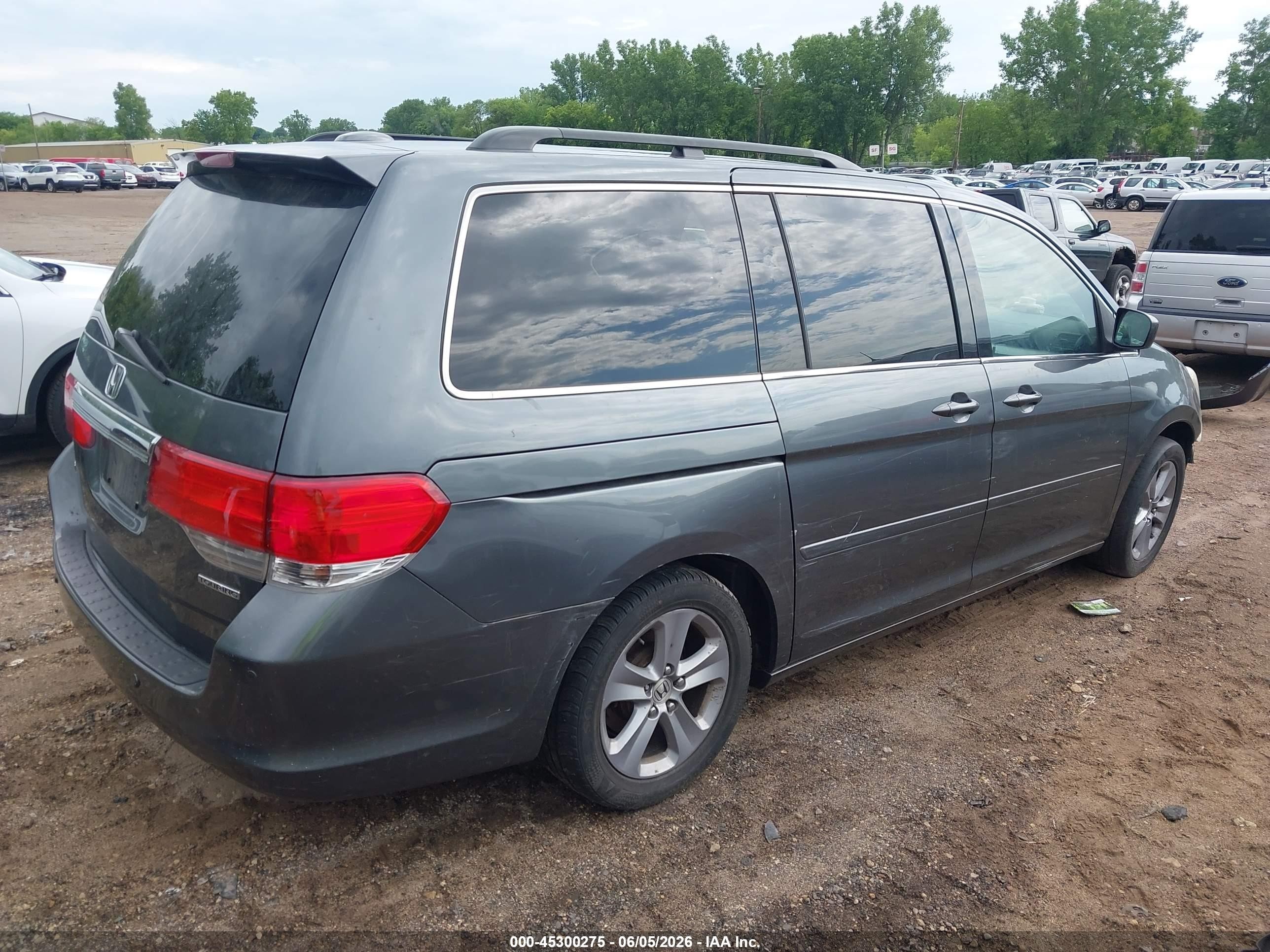2010 Honda Odyssey Touring Серый vin: 5FNRL3H94AB083969