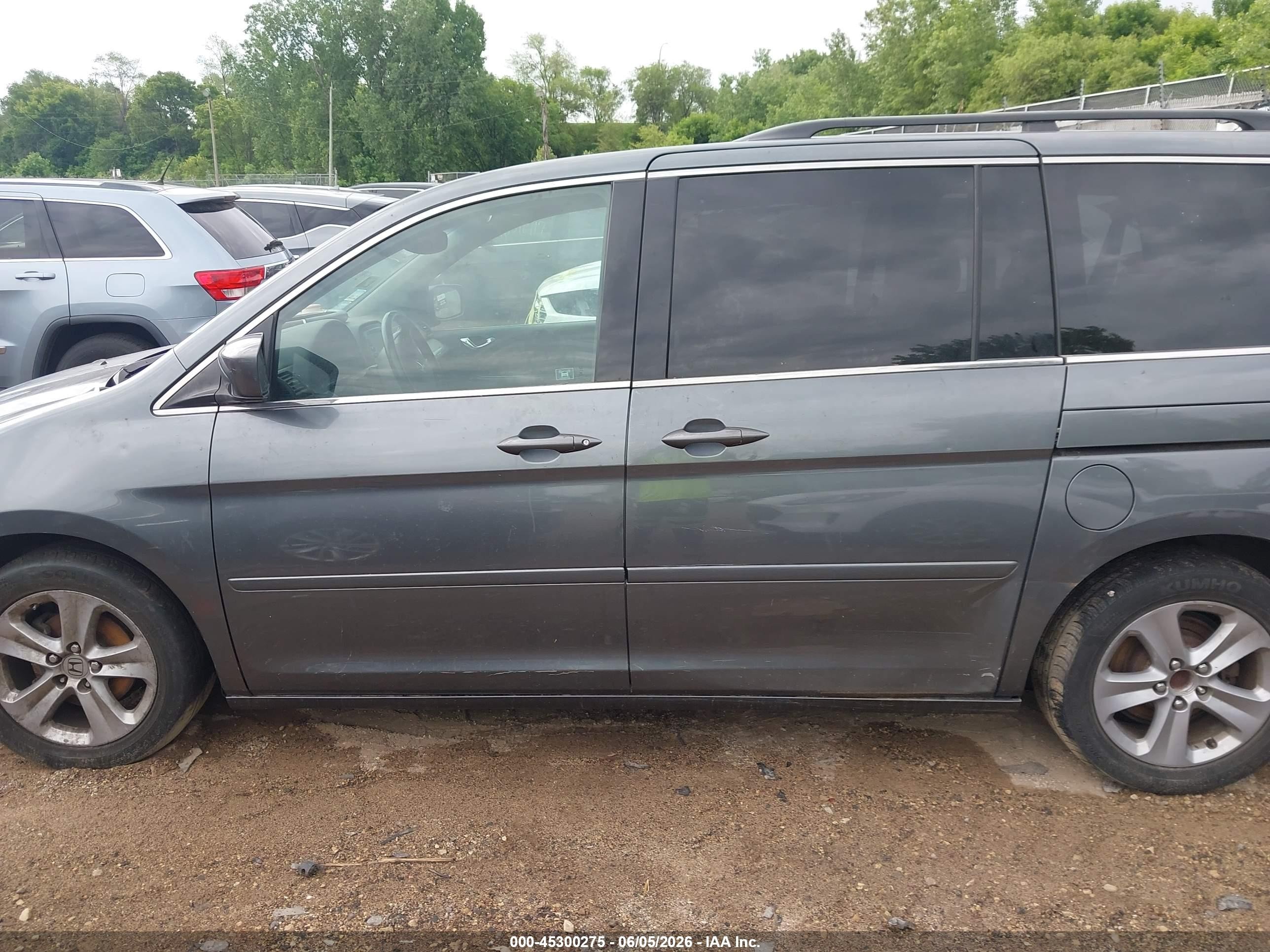 2010 Honda Odyssey Touring Серый vin: 5FNRL3H94AB083969