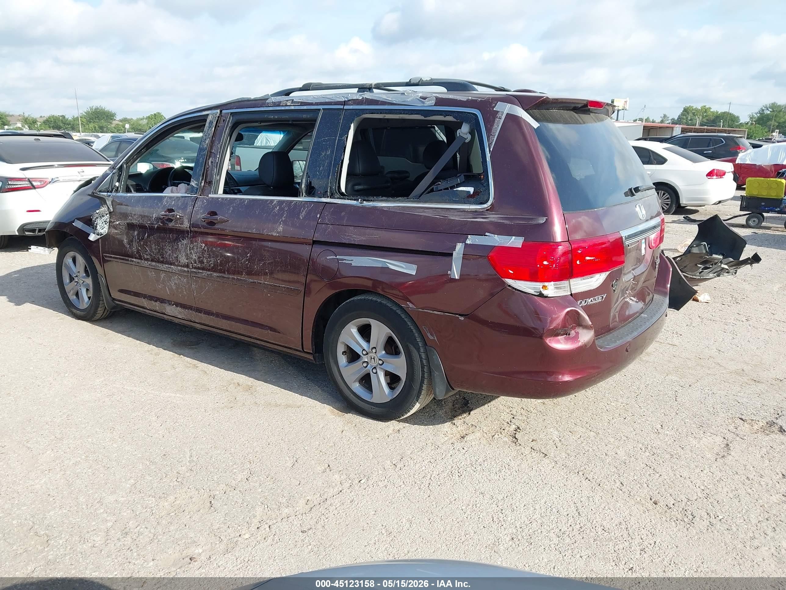 2010 Honda Odyssey Touring Maroon vin: 5FNRL3H94AB108224