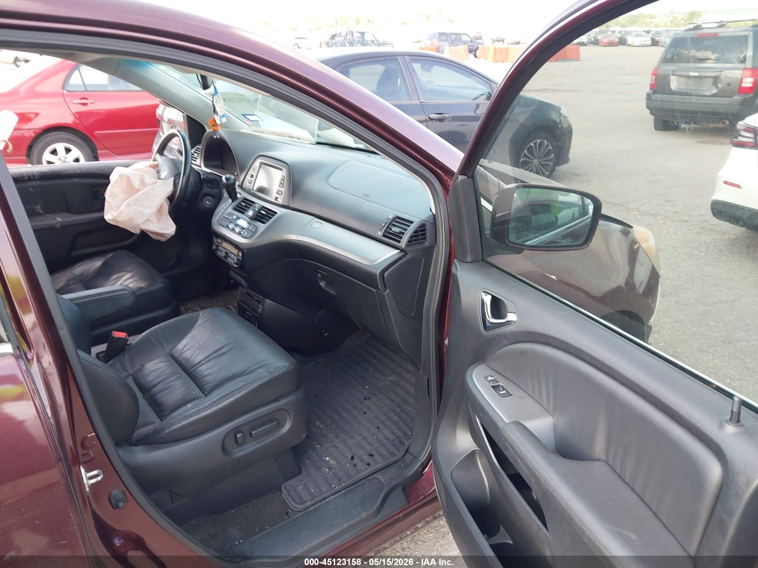 2010 Honda Odyssey Touring Maroon vin: 5FNRL3H94AB108224