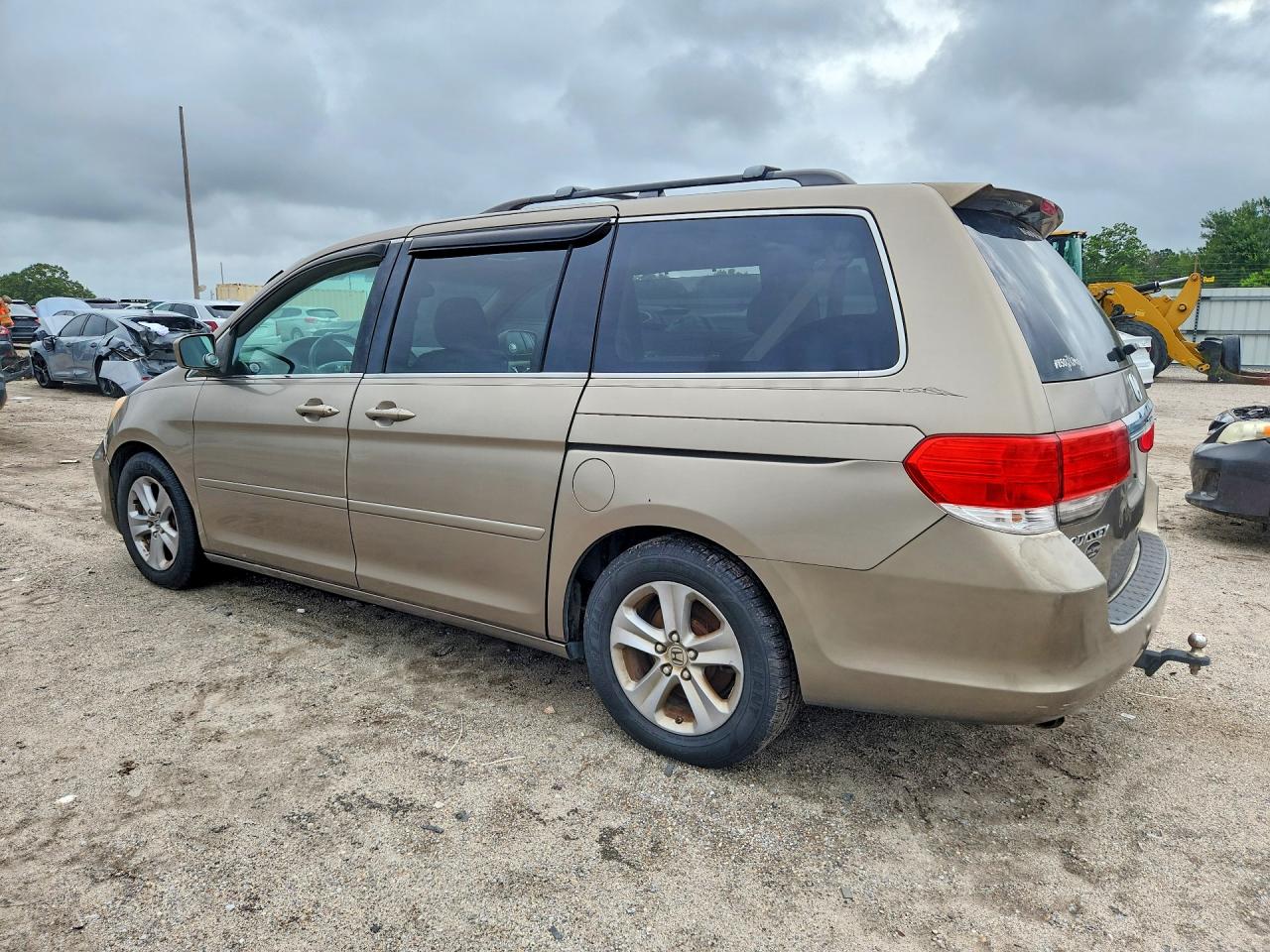 2010 Honda Odyssey Touring Beige vin: 5FNRL3H95AB004924