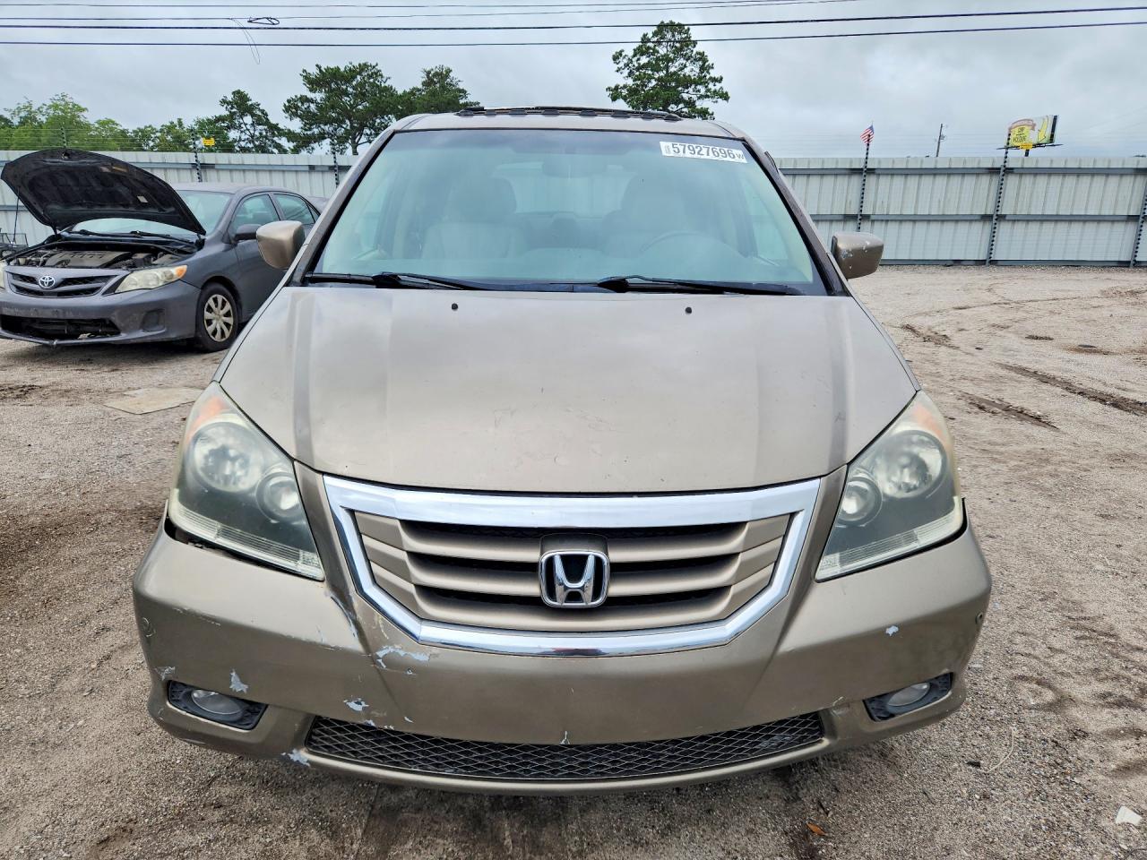 2010 Honda Odyssey Touring Beige vin: 5FNRL3H95AB004924