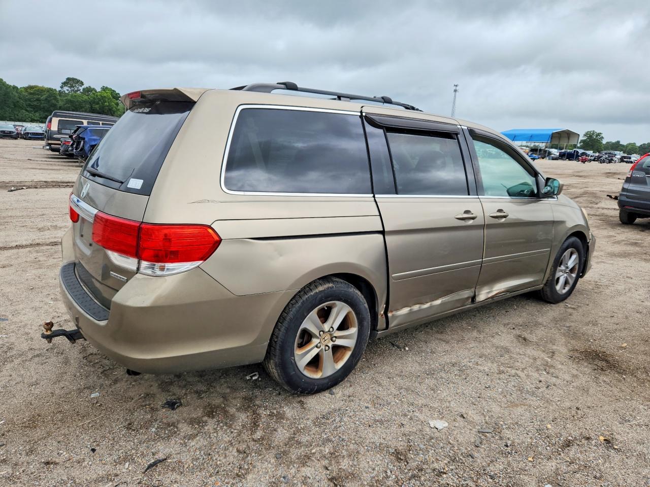 2010 Honda Odyssey Touring Beige vin: 5FNRL3H95AB004924