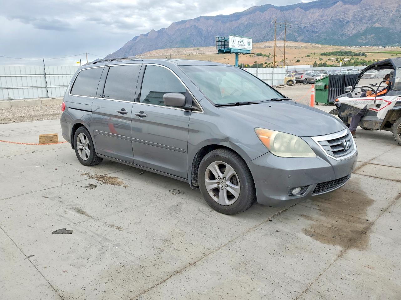 2010 Honda Odyssey Touring Серебряный vin: 5FNRL3H95AB018905