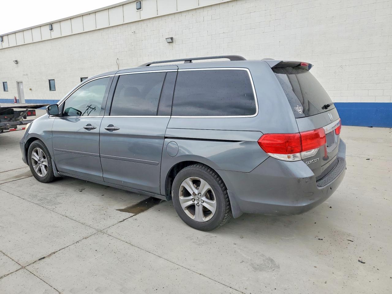 2010 Honda Odyssey Touring Серебряный vin: 5FNRL3H95AB018905