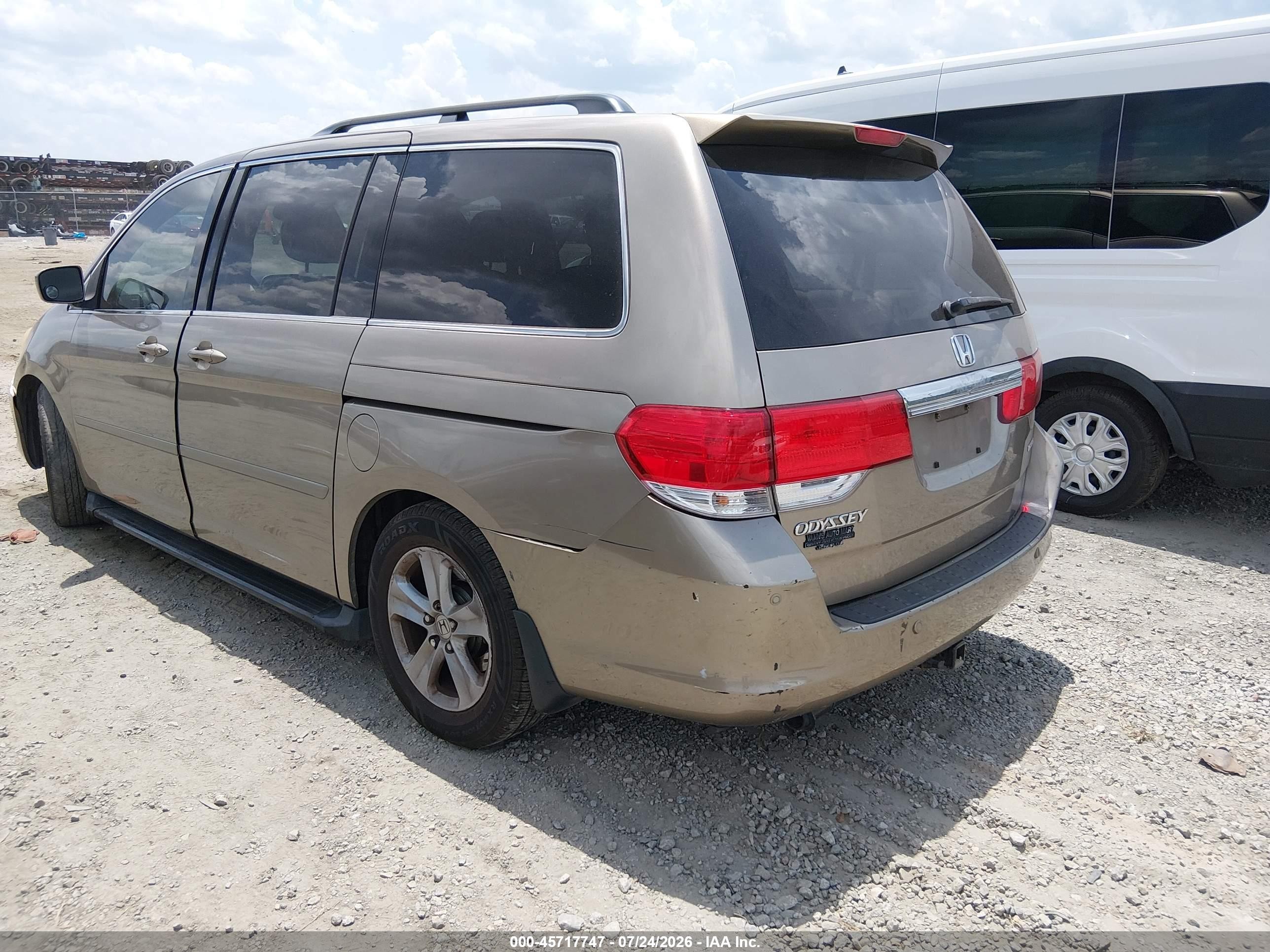2010 Honda Odyssey Touring Gold vin: 5FNRL3H95AB051001