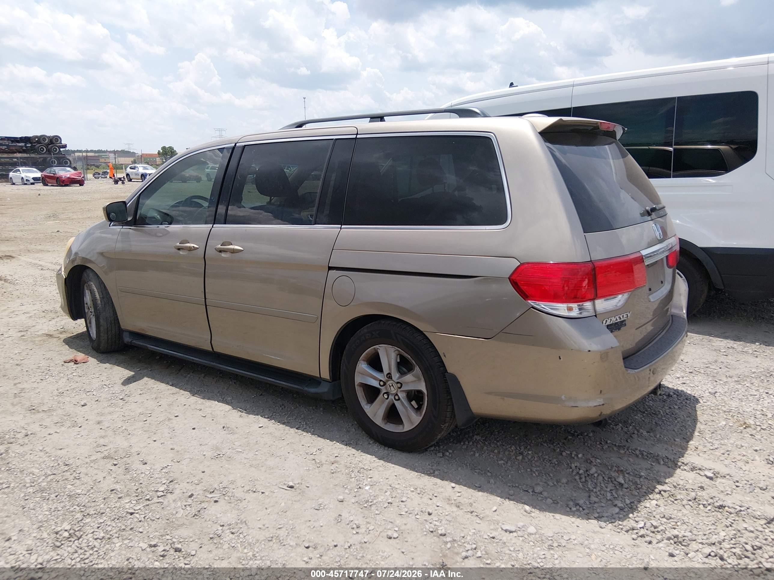 2010 Honda Odyssey Touring Gold vin: 5FNRL3H95AB051001
