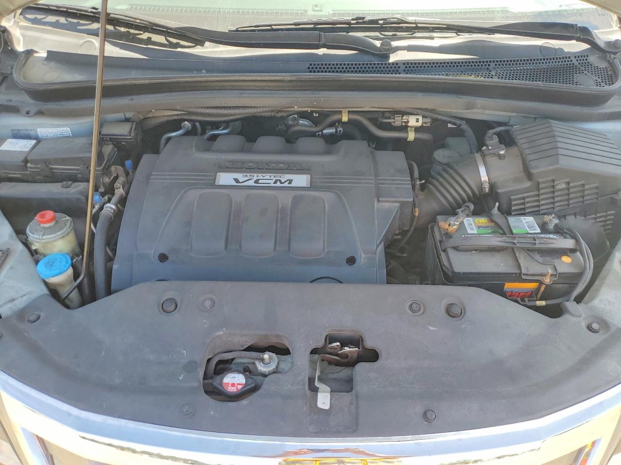 2010 Honda Odyssey Touring Silver vin: 5FNRL3H95AB086248
