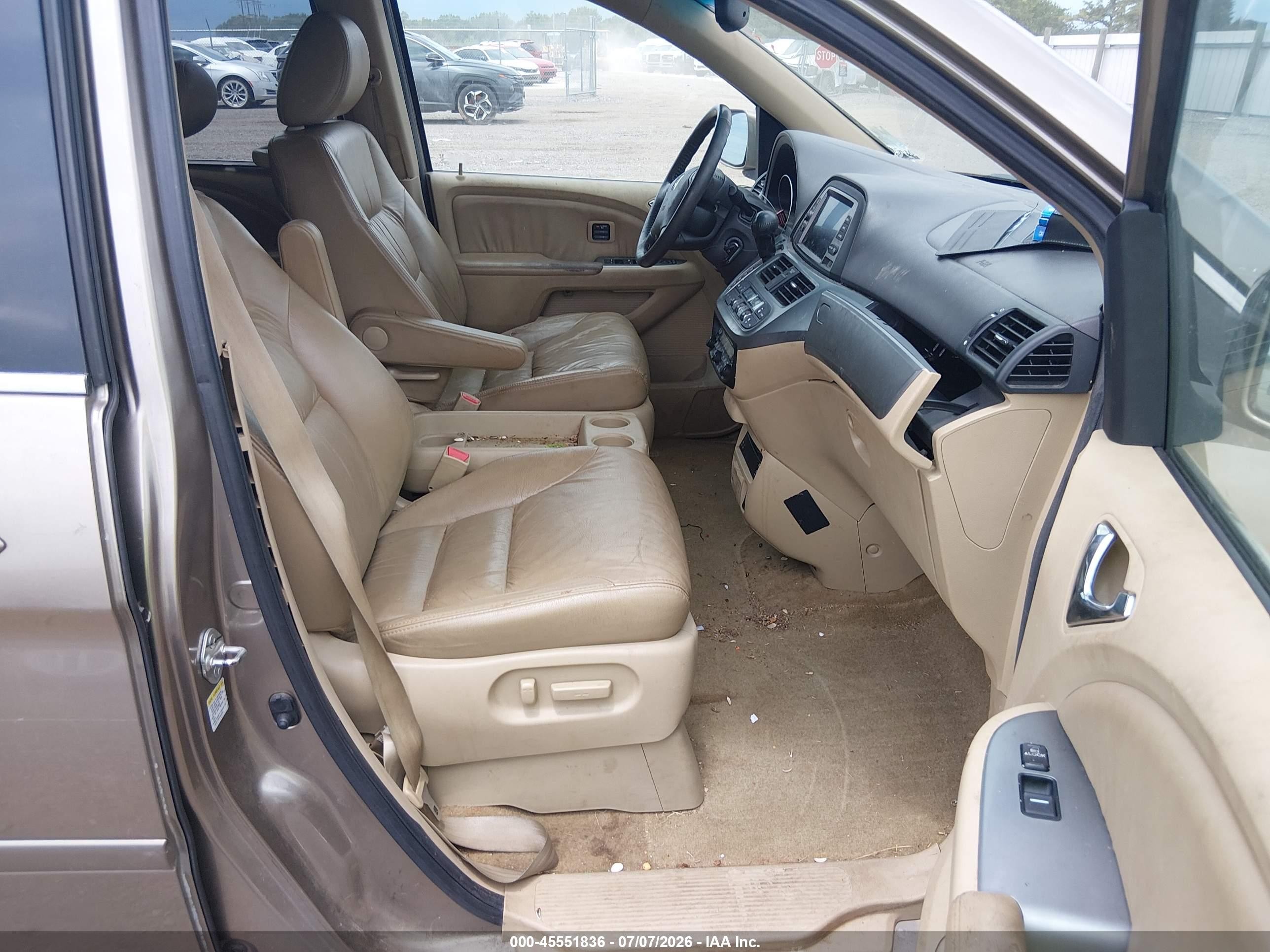 2010 Honda Odyssey Touring Gold vin: 5FNRL3H96AB033820