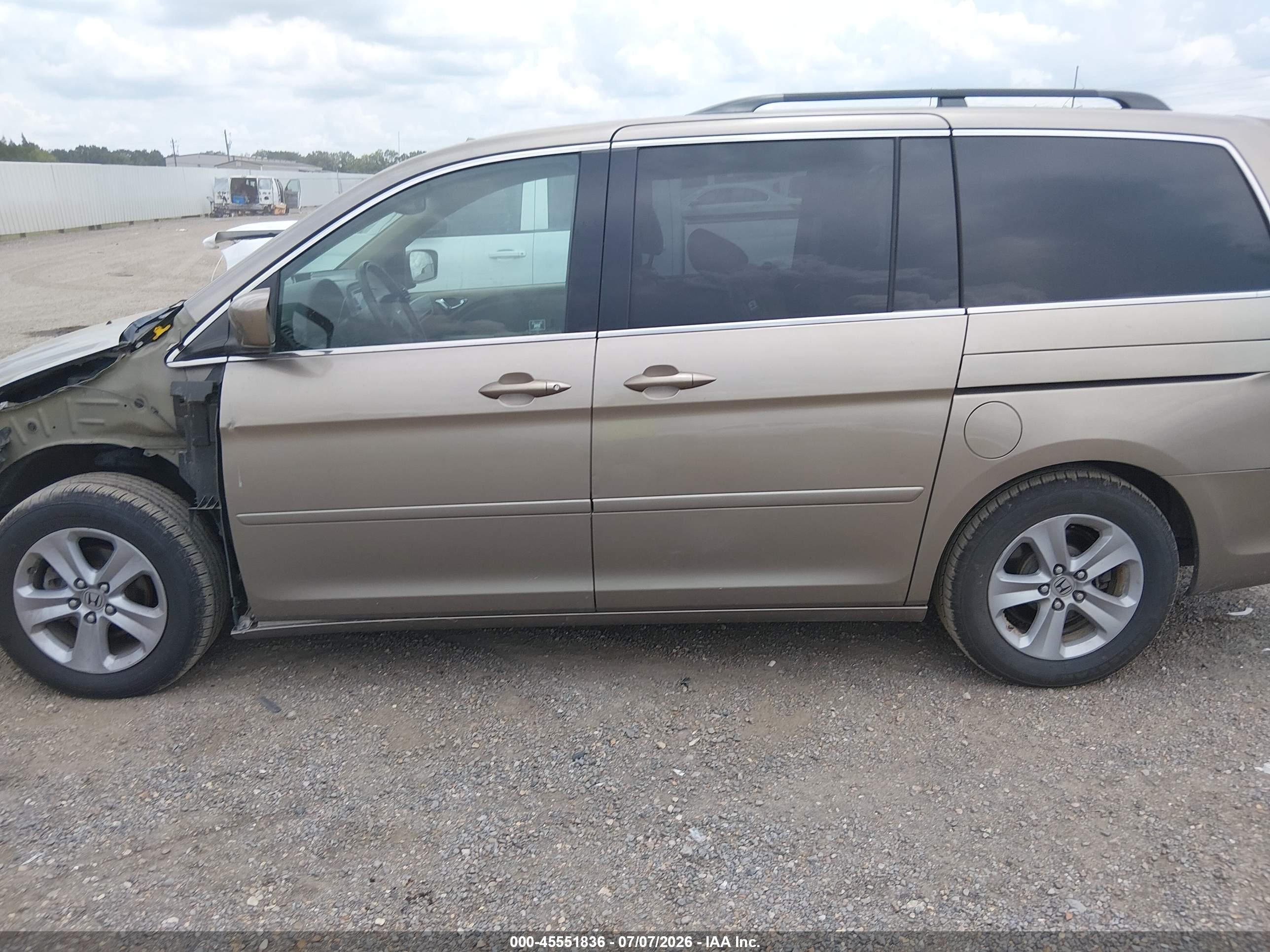 2010 Honda Odyssey Touring Gold vin: 5FNRL3H96AB033820
