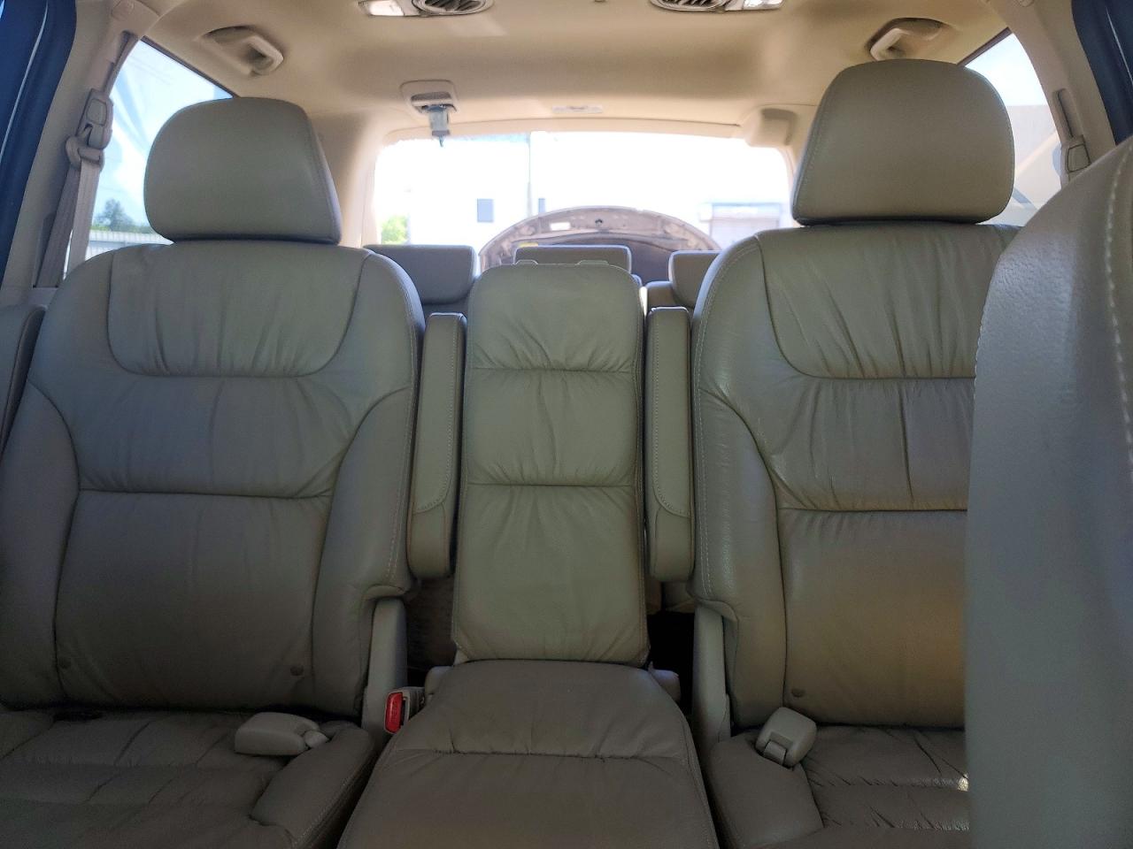 2010 Honda Odyssey Touring White vin: 5FNRL3H96AB047345