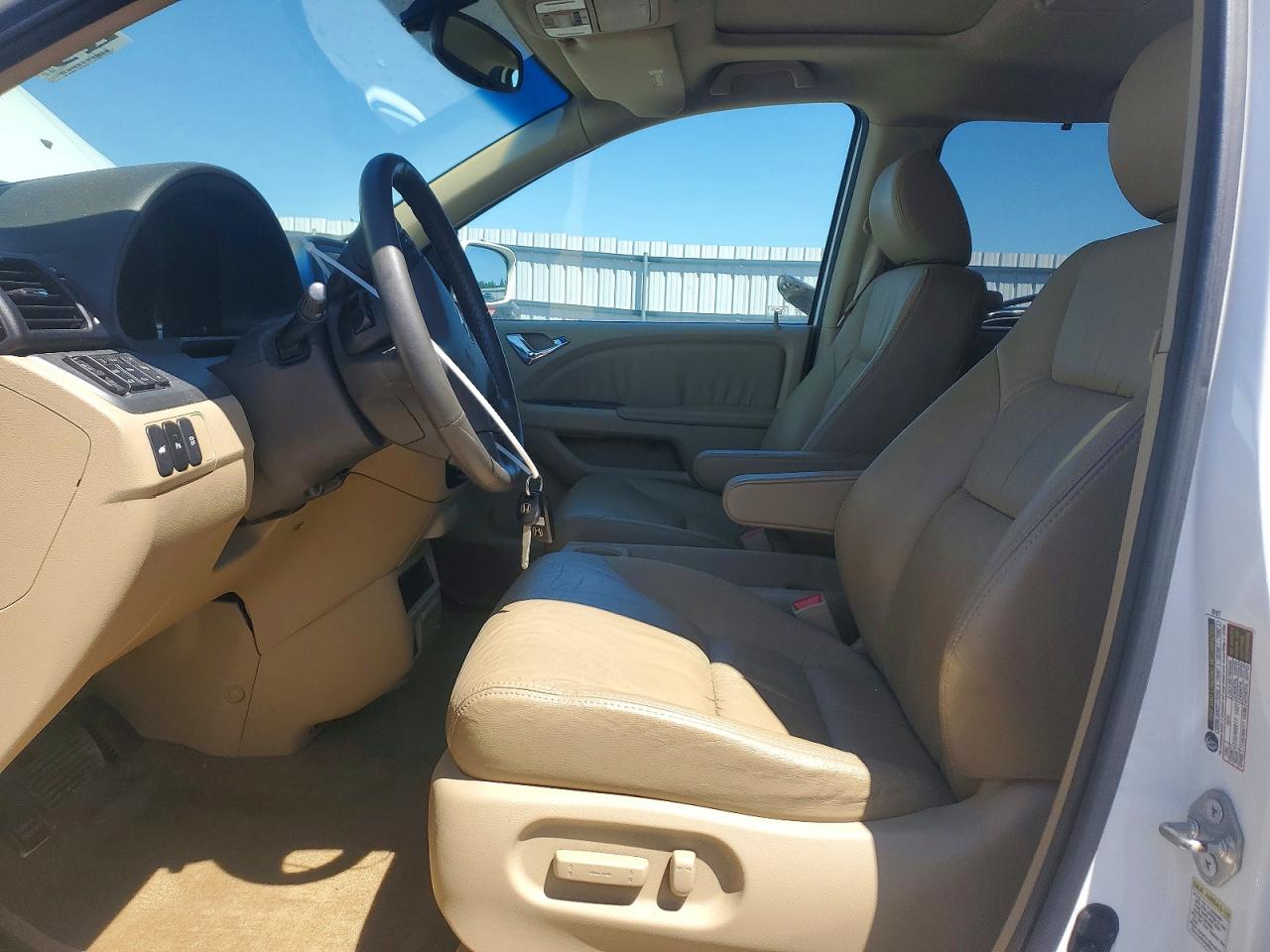 2010 Honda Odyssey Touring White vin: 5FNRL3H96AB047345