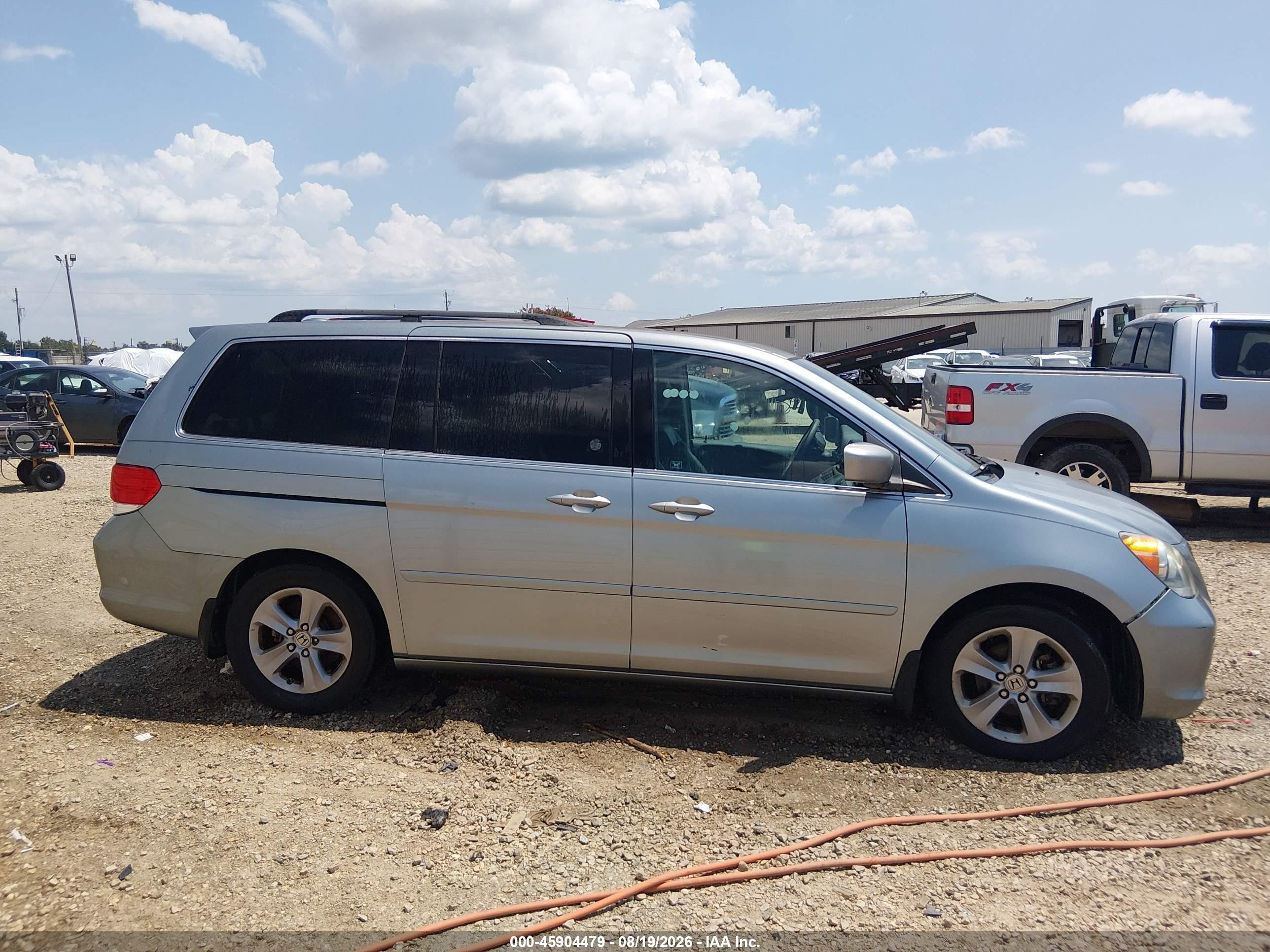 2010 Honda Odyssey Touring Gray vin: 5FNRL3H96AB061763