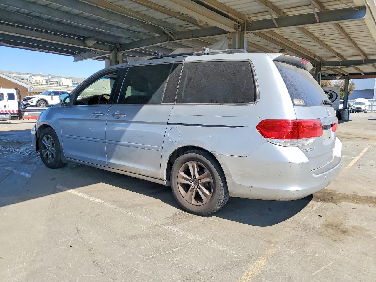 2010 Honda Odyssey Touring Silver vin: 5FNRL3H96AB063027