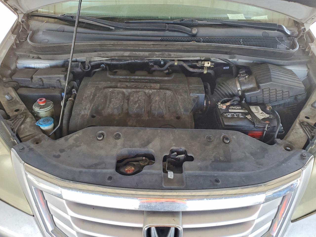 2010 Honda Odyssey Touring Silver vin: 5FNRL3H96AB063027
