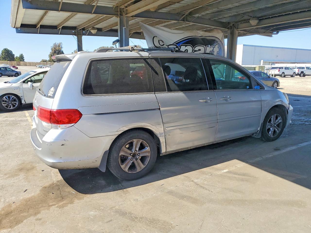 2010 Honda Odyssey Touring Silver vin: 5FNRL3H96AB063027