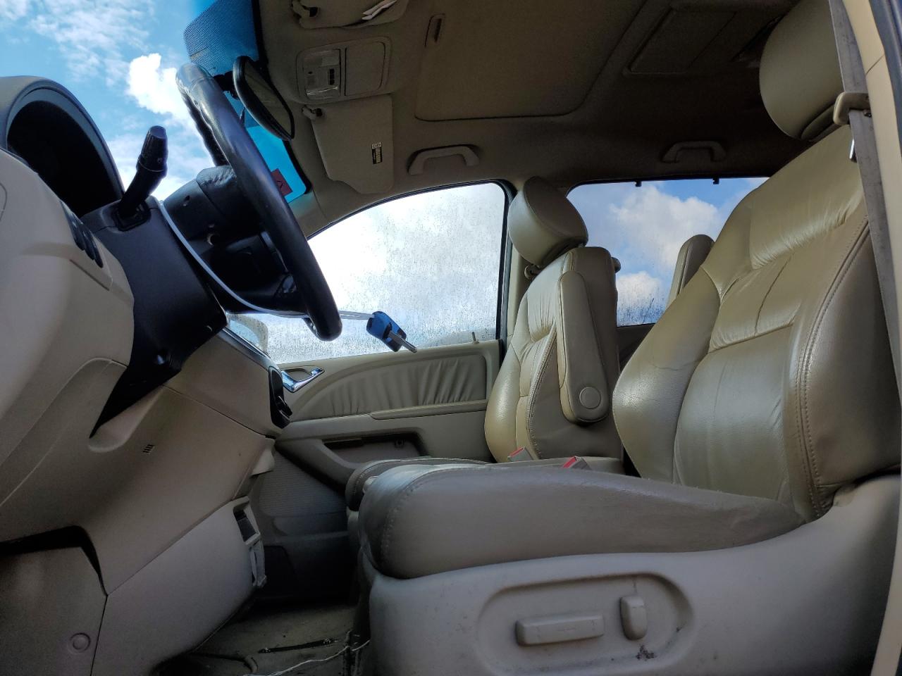 2010 Honda Odyssey Touring Burgundy vin: 5FNRL3H97AB017089