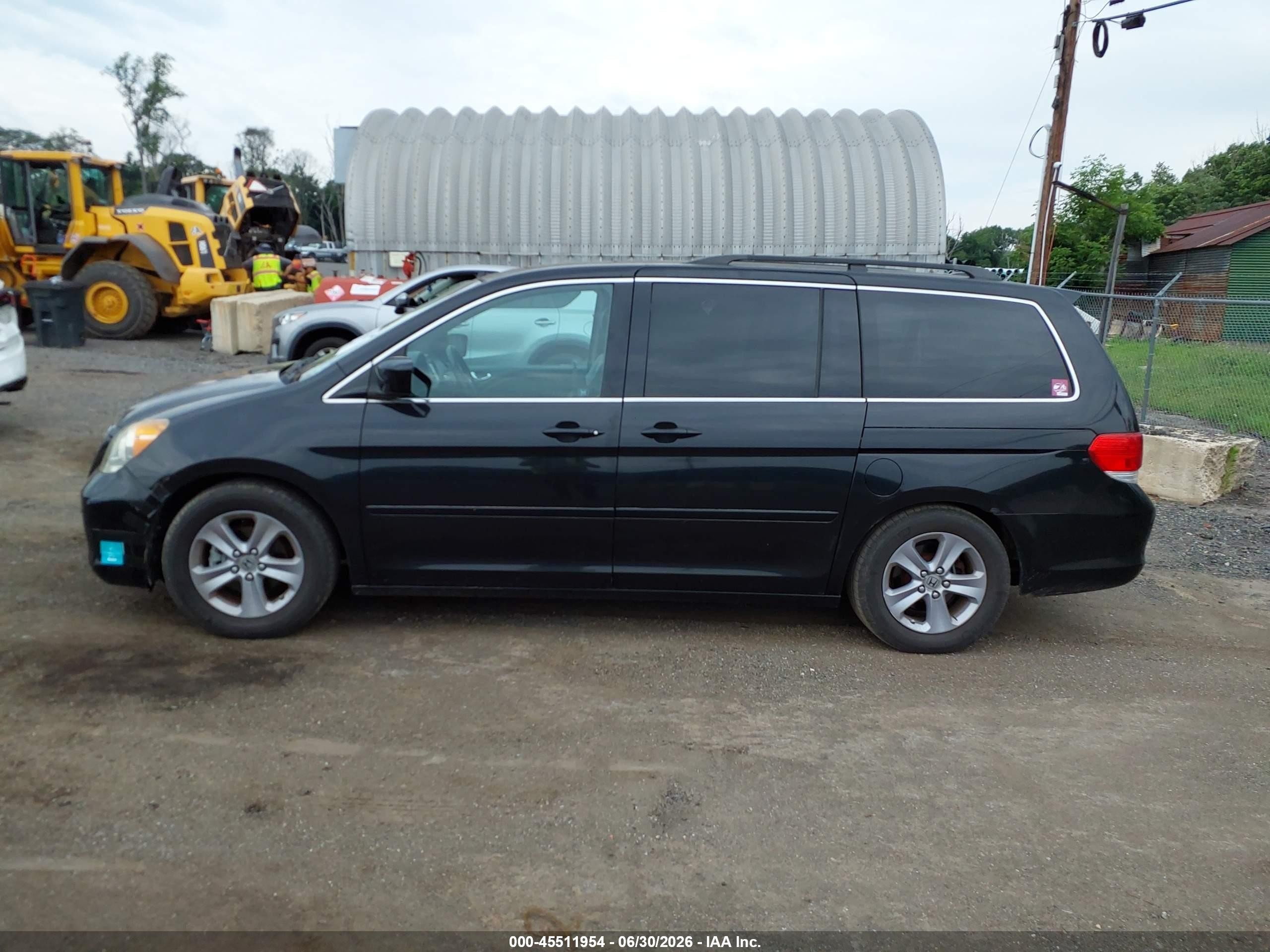 2010 Honda Odyssey Touring Black vin: 5FNRL3H97AB096196