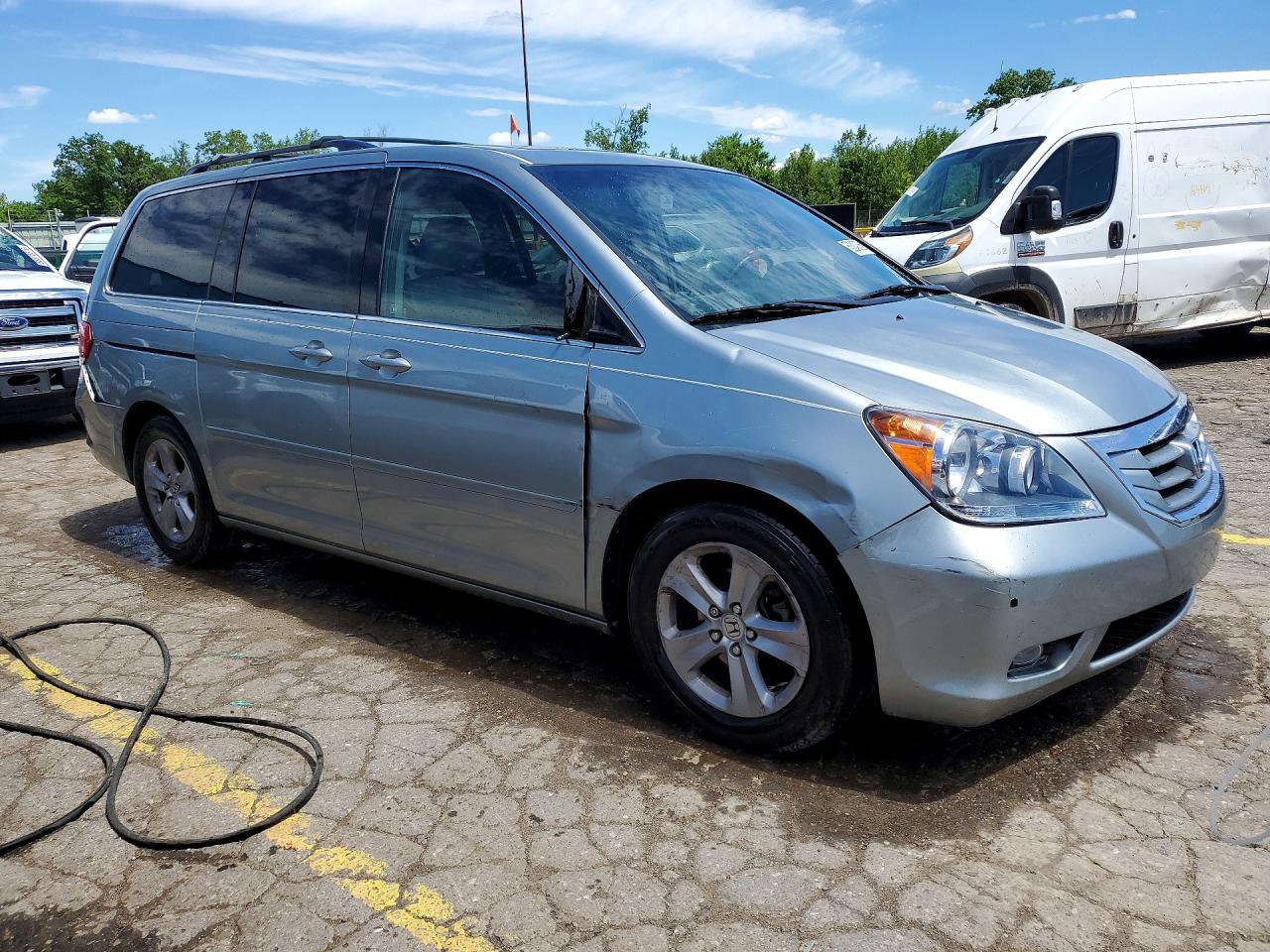 2010 Honda Odyssey Touring Silver vin: 5FNRL3H97AB096957