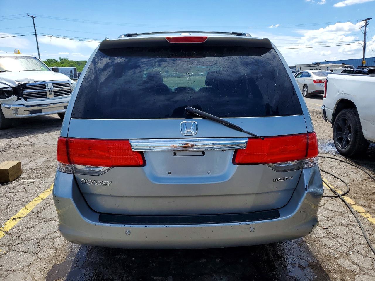 2010 Honda Odyssey Touring Silver vin: 5FNRL3H97AB096957